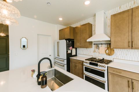 Tiny photo for 831 W ROCK RIDGE DR S, Mapleton, UT 84664 (MLS # 2137237)