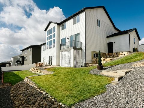 Tiny photo for 831 W ROCK RIDGE DR S, Mapleton, UT 84664 (MLS # 2137237)