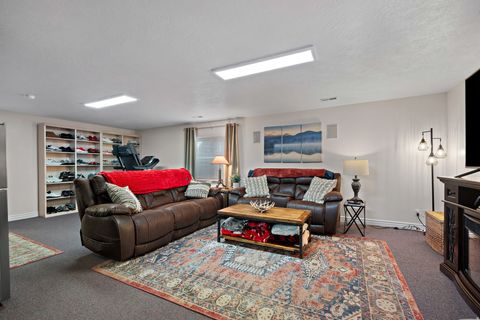 Tiny photo for 1693 W PEACEFUL VIEW WAY Way W, South Jordan, UT 84095 (MLS # 2137775)