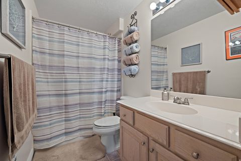Tiny photo for 1693 W PEACEFUL VIEW WAY Way W, South Jordan, UT 84095 (MLS # 2137775)
