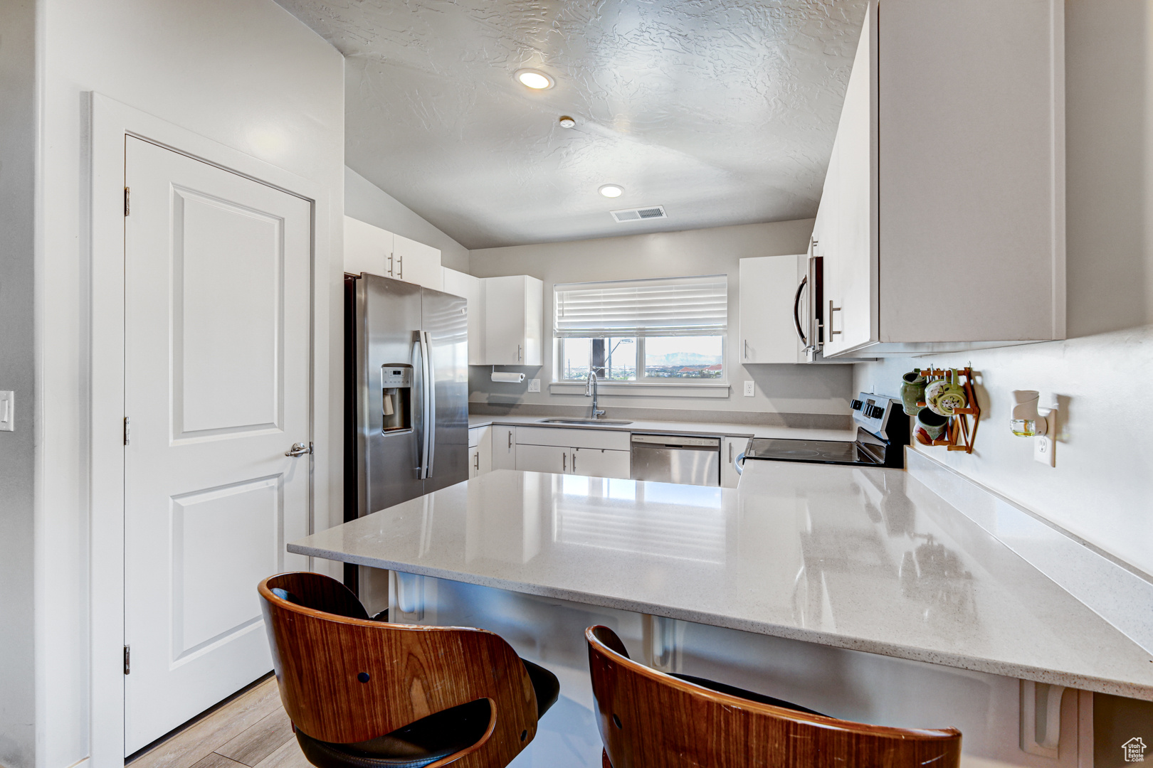 RED VISTA CONDOMINIUMS - Residential