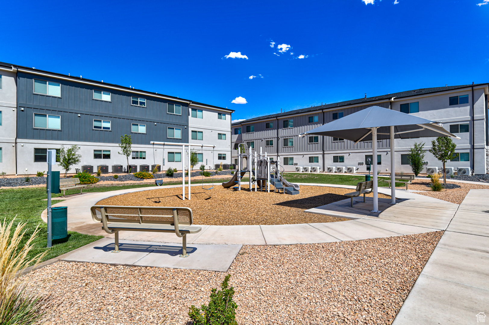 RED VISTA CONDOMINIUMS - Residential