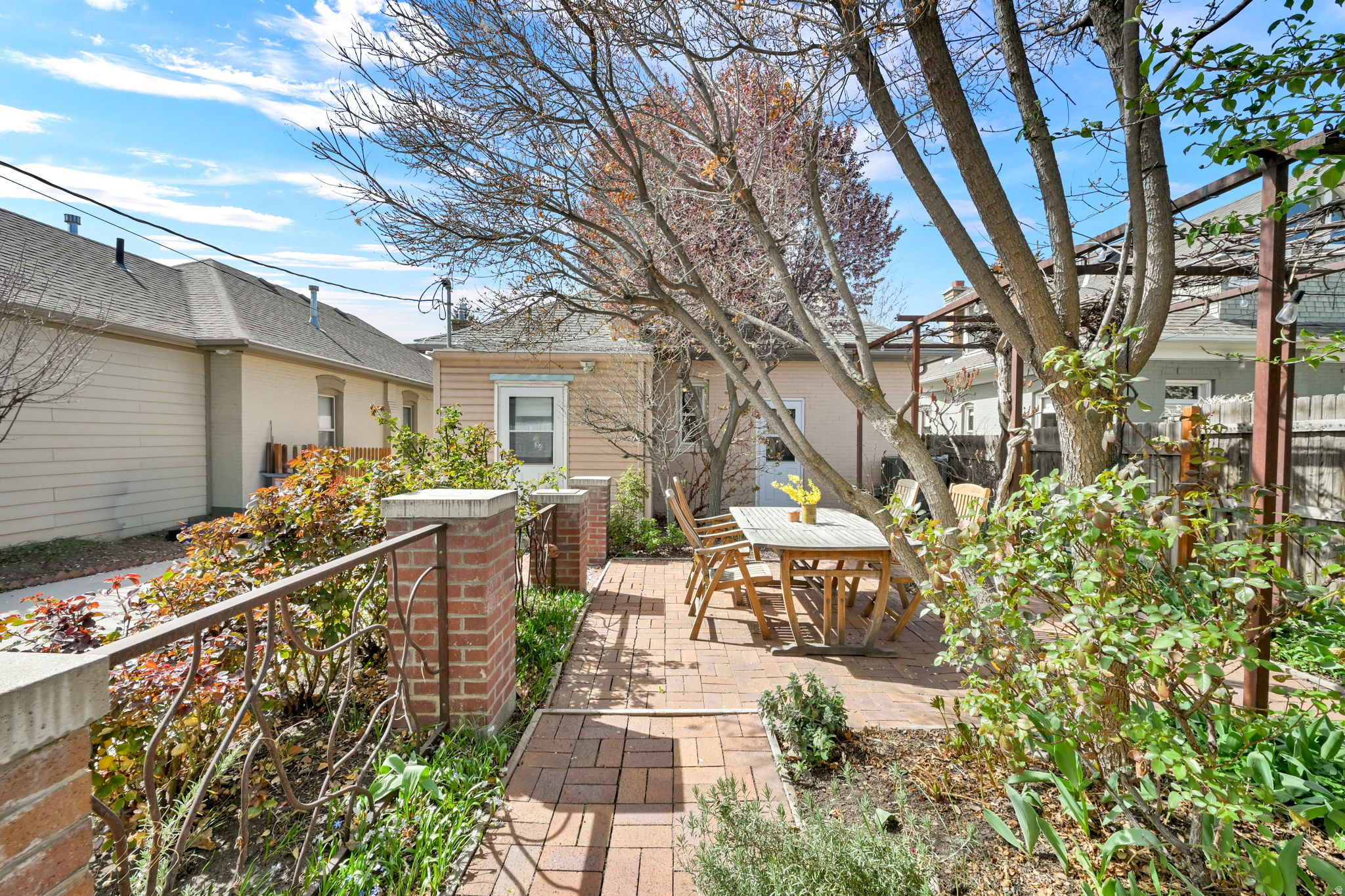 9TH & 9TH - Residential