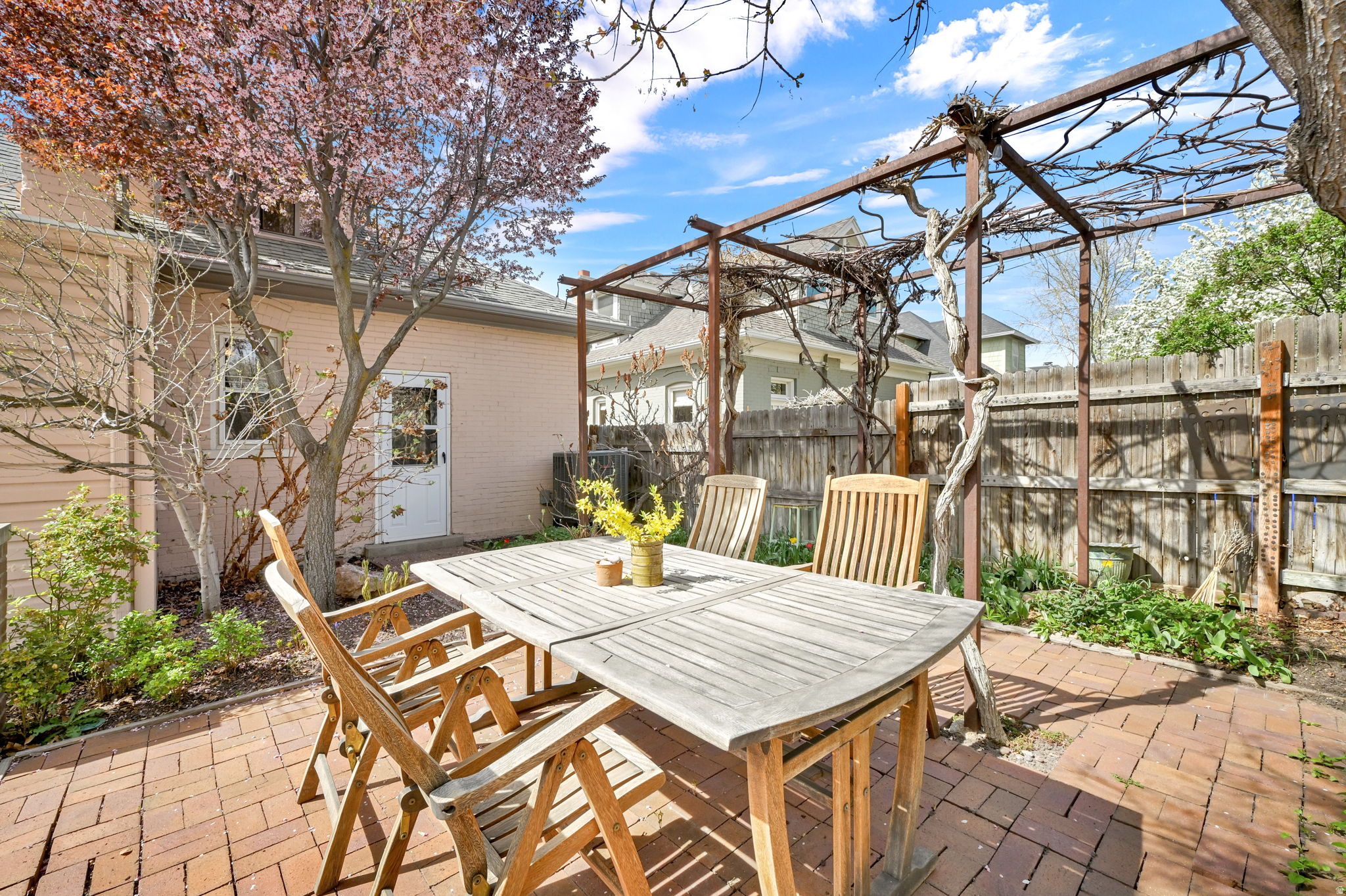 9TH & 9TH - Residential