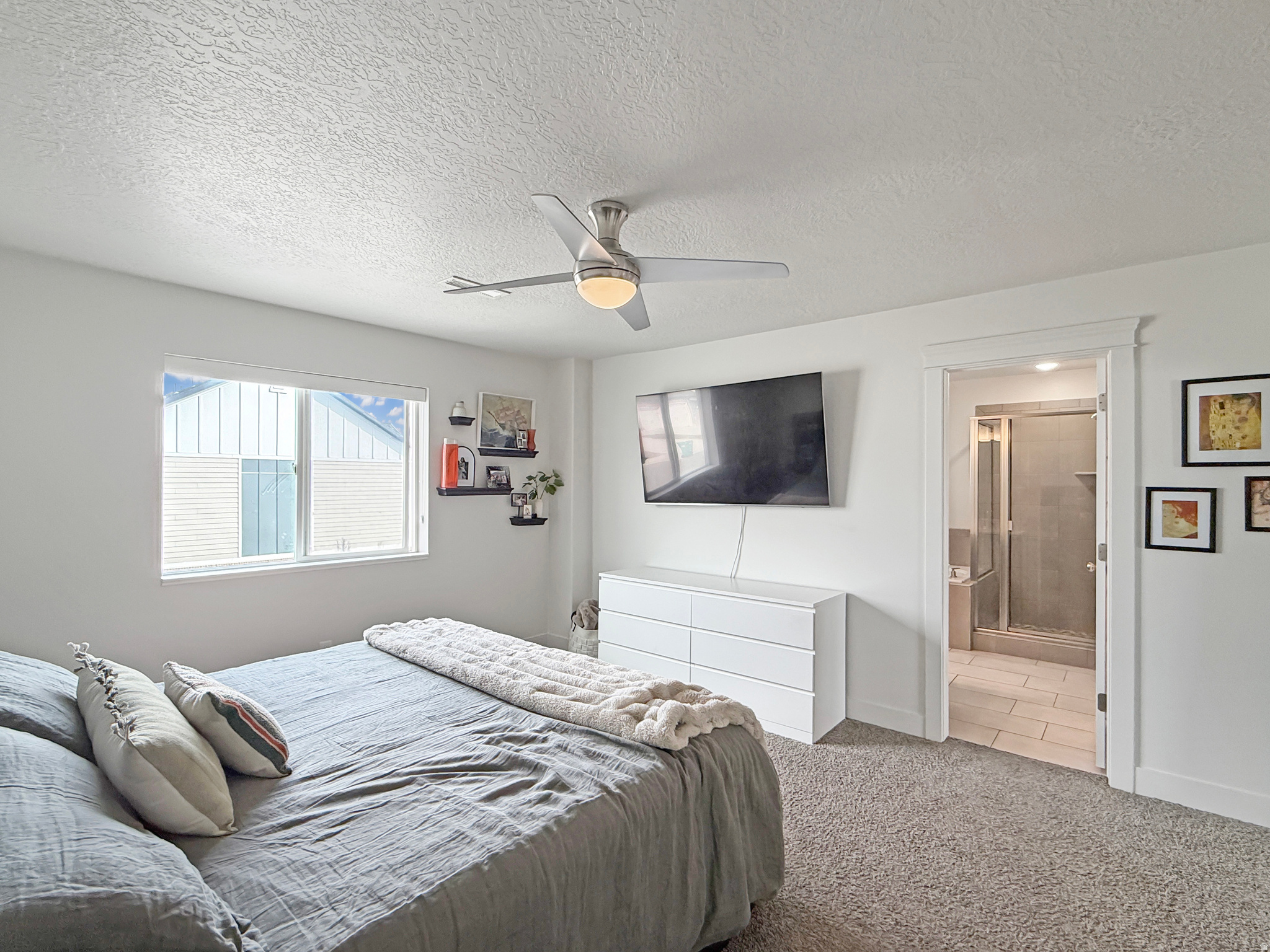 ELLIE'S LANDING - Residential