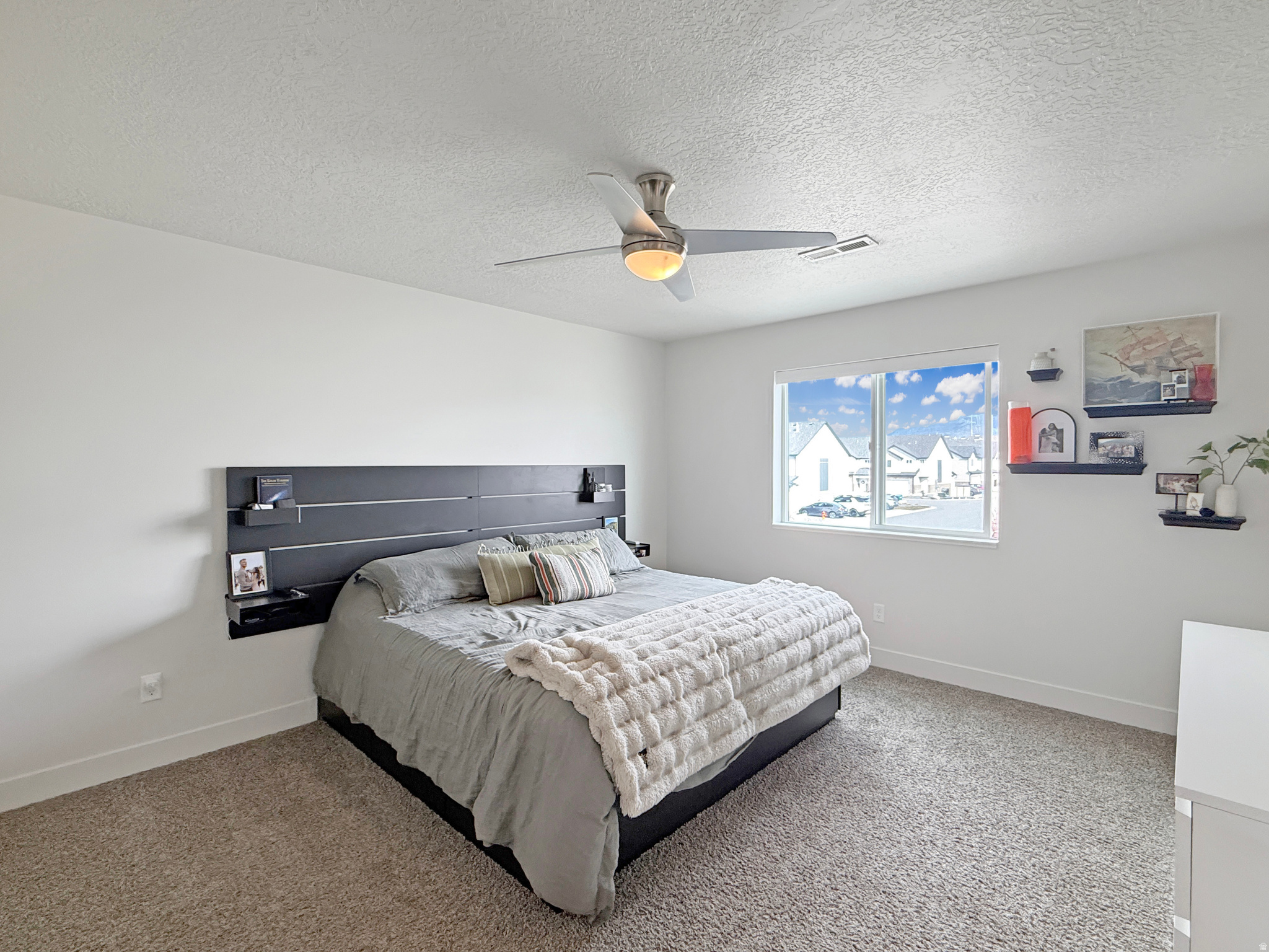 ELLIE'S LANDING - Residential