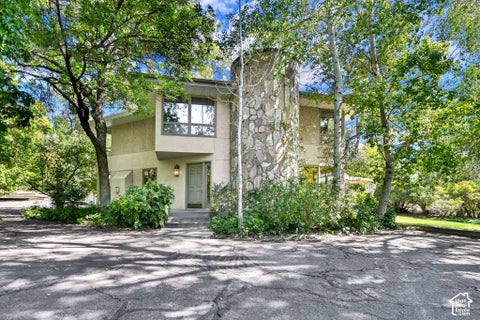 Photo of 965 S NEWBERRY RD E, Salt Lake City, UT 84108 (MLS # 2187411)