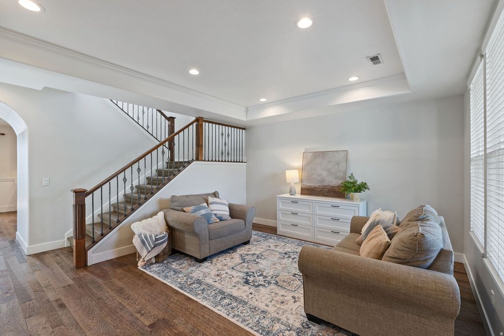 Photo of 1581 SADDLEHORN CIR, Farmington, UT 84025 (MLS # 2150807)