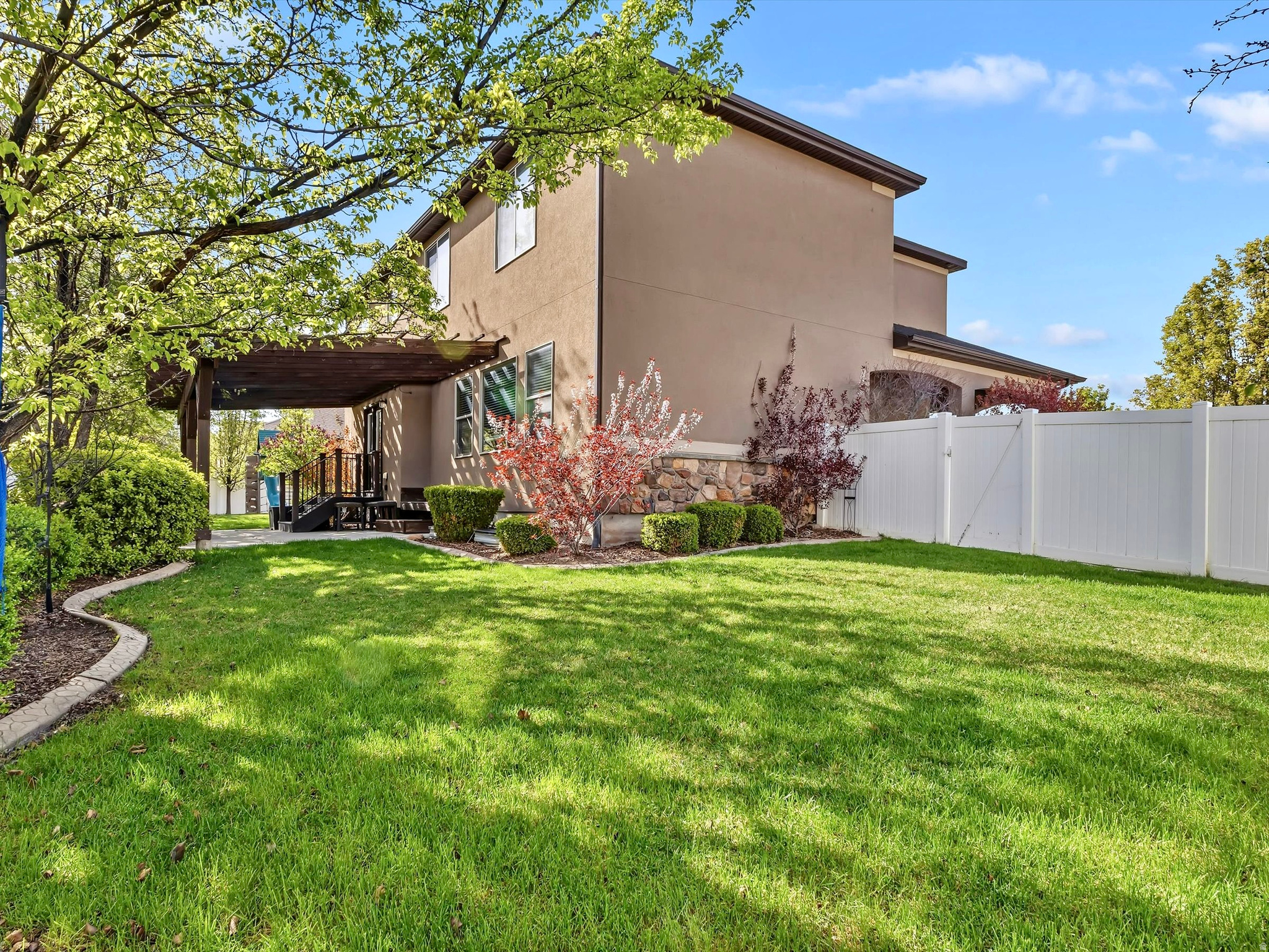 PETERSEN PLACE - Residential