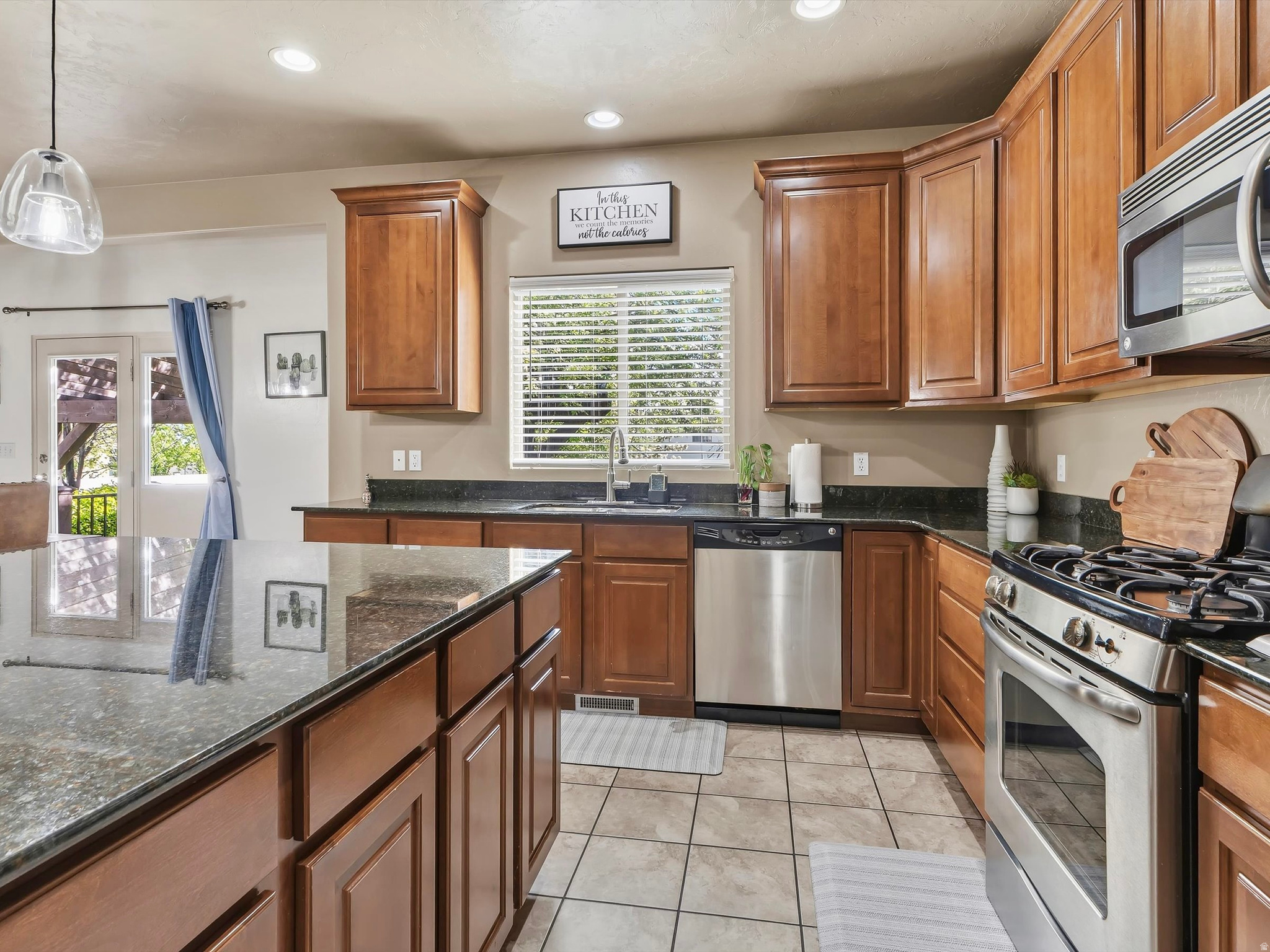 PETERSEN PLACE - Residential