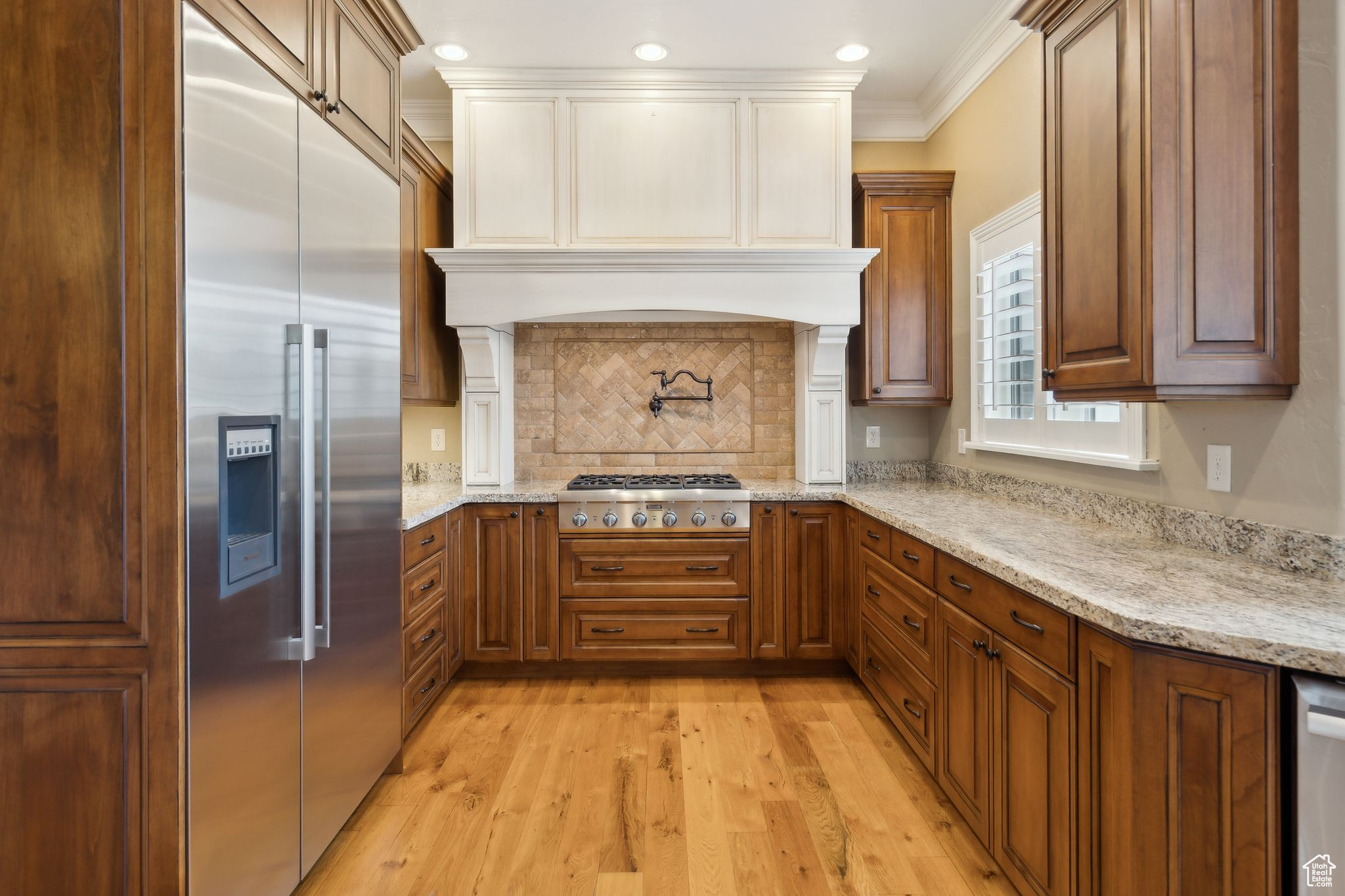 OAK KNOLL - Residential