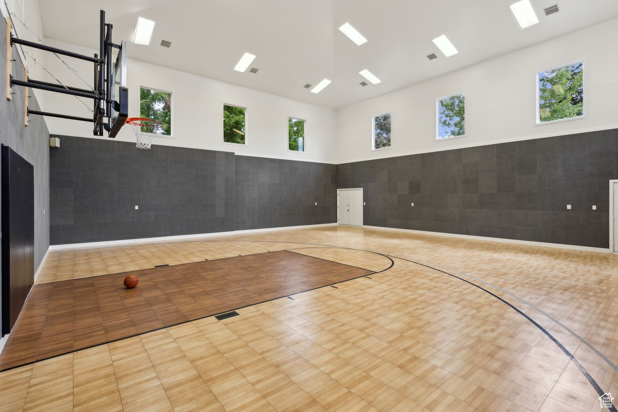 OAK KNOLL - Residential