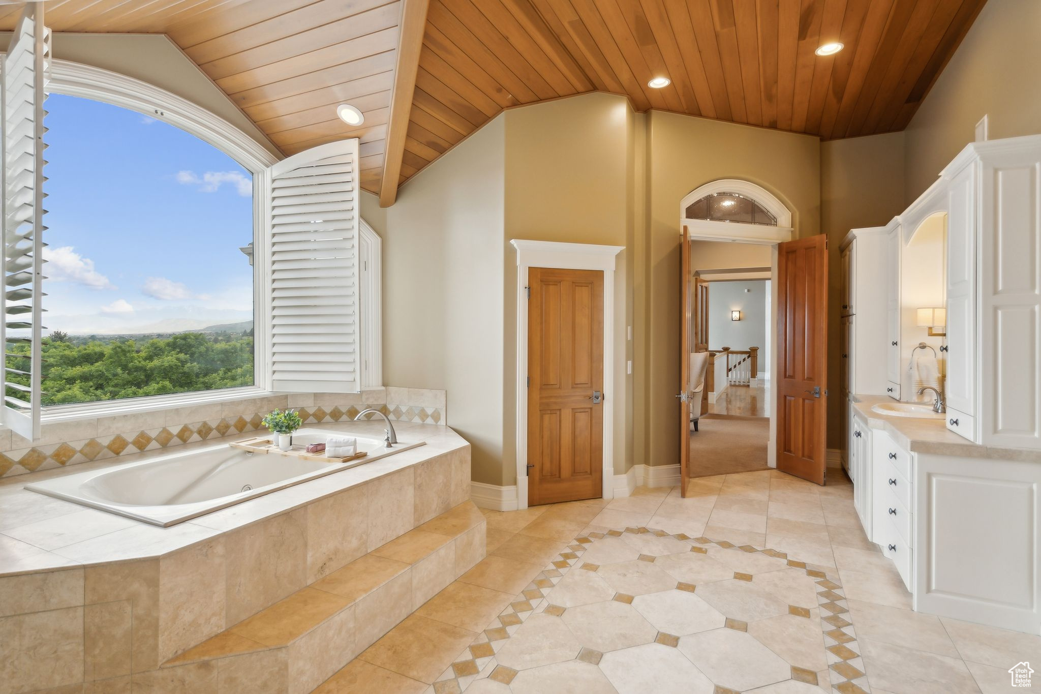 OAK KNOLL - Residential