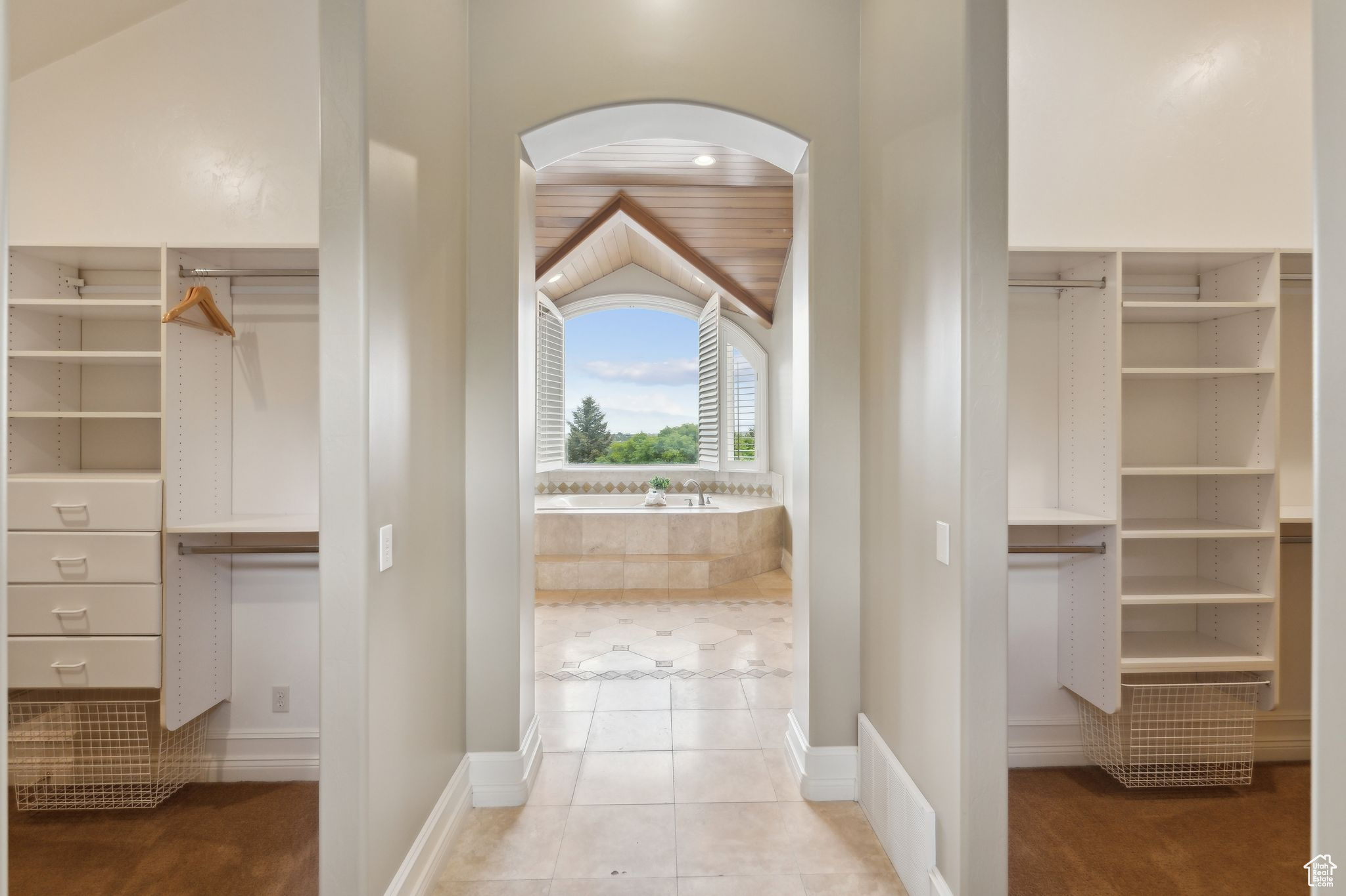 OAK KNOLL - Residential