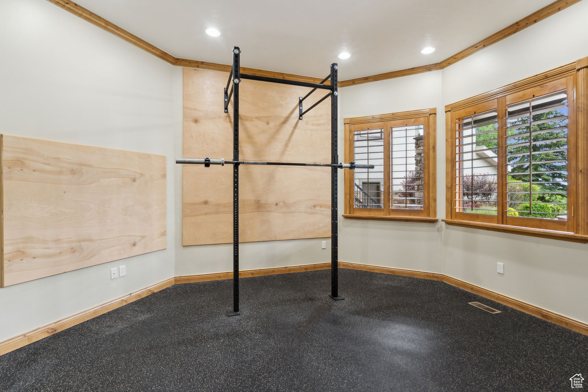 OAK KNOLL - Residential