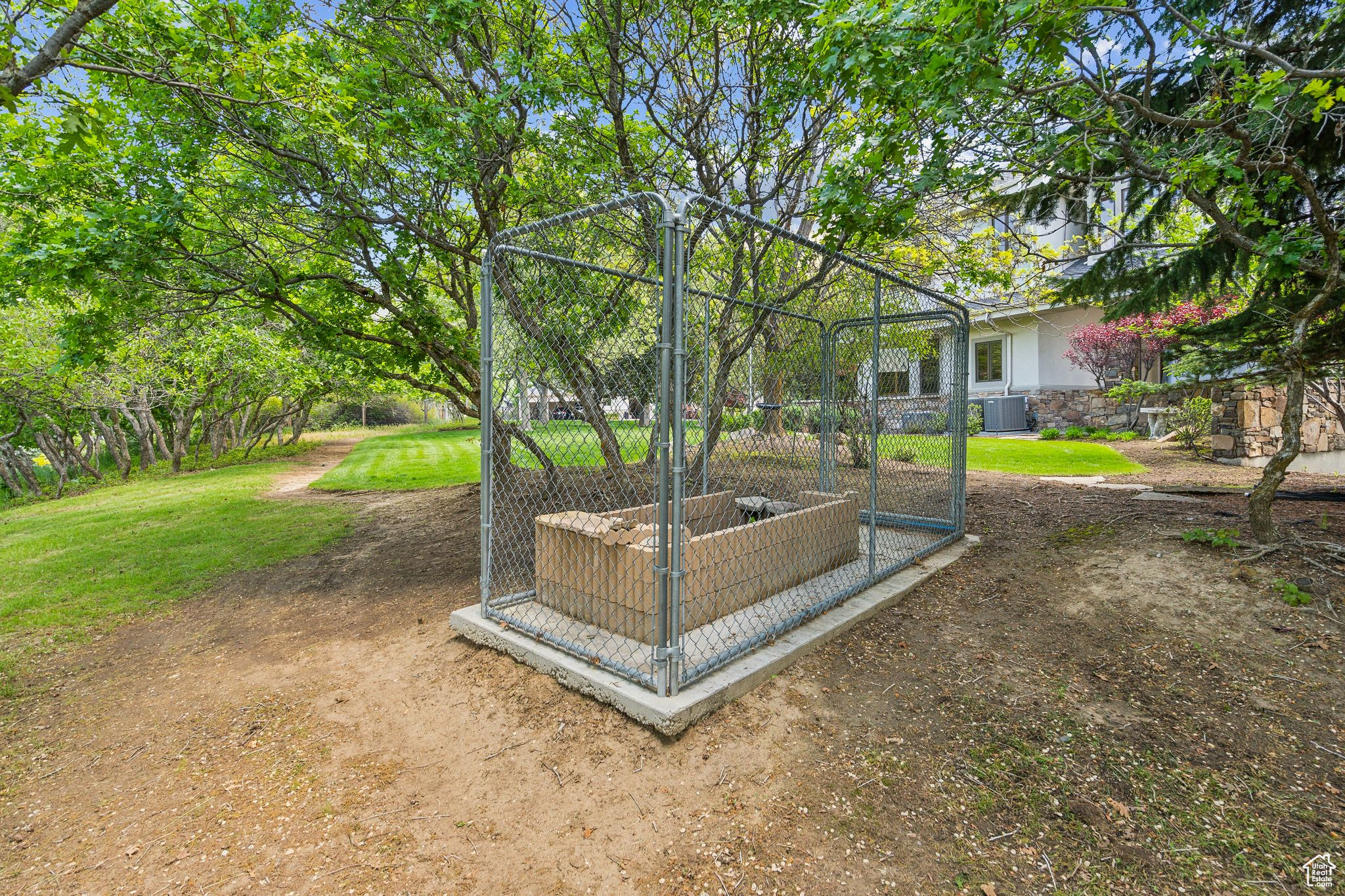 OAK KNOLL - Residential