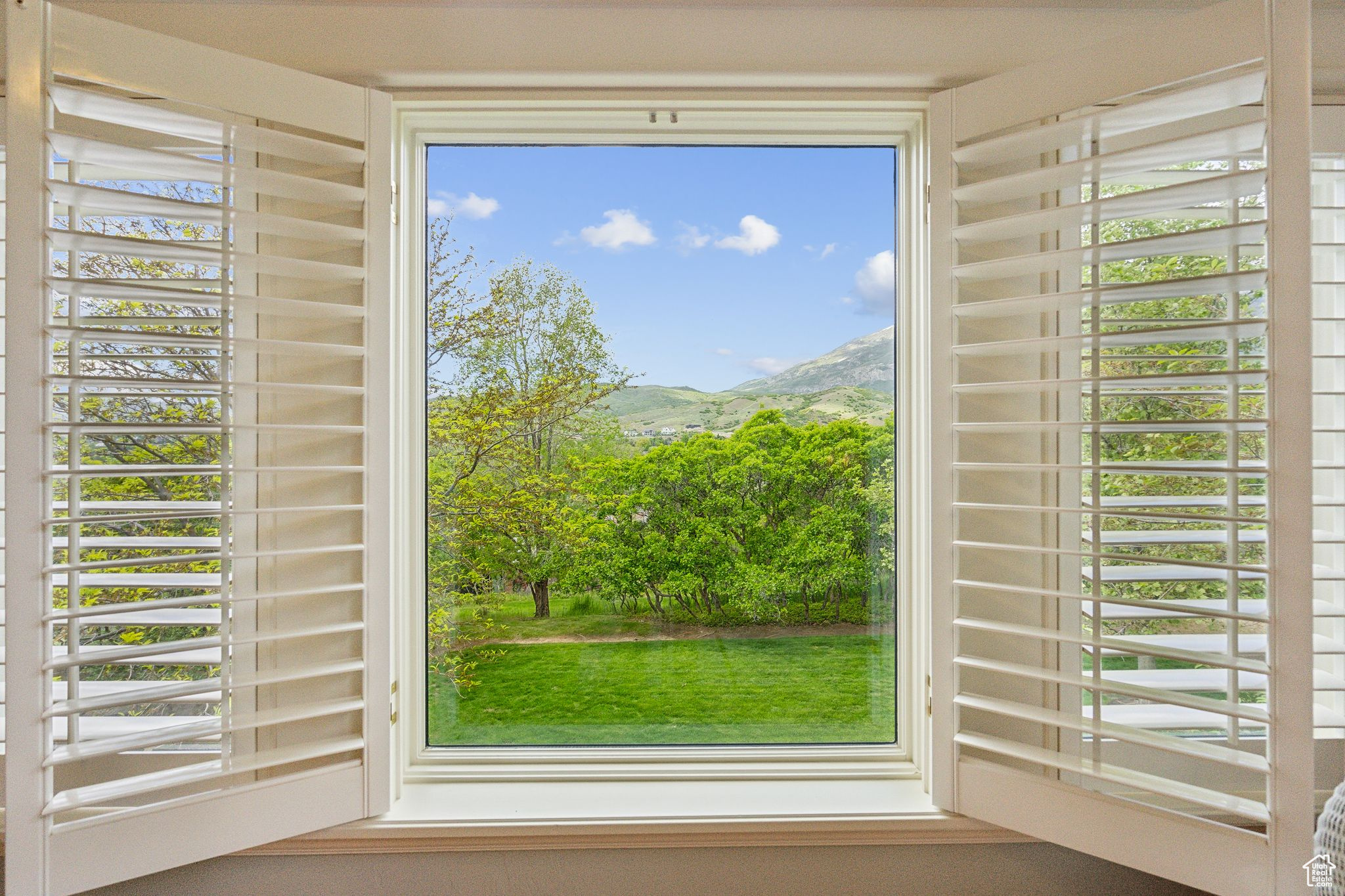 OAK KNOLL - Residential