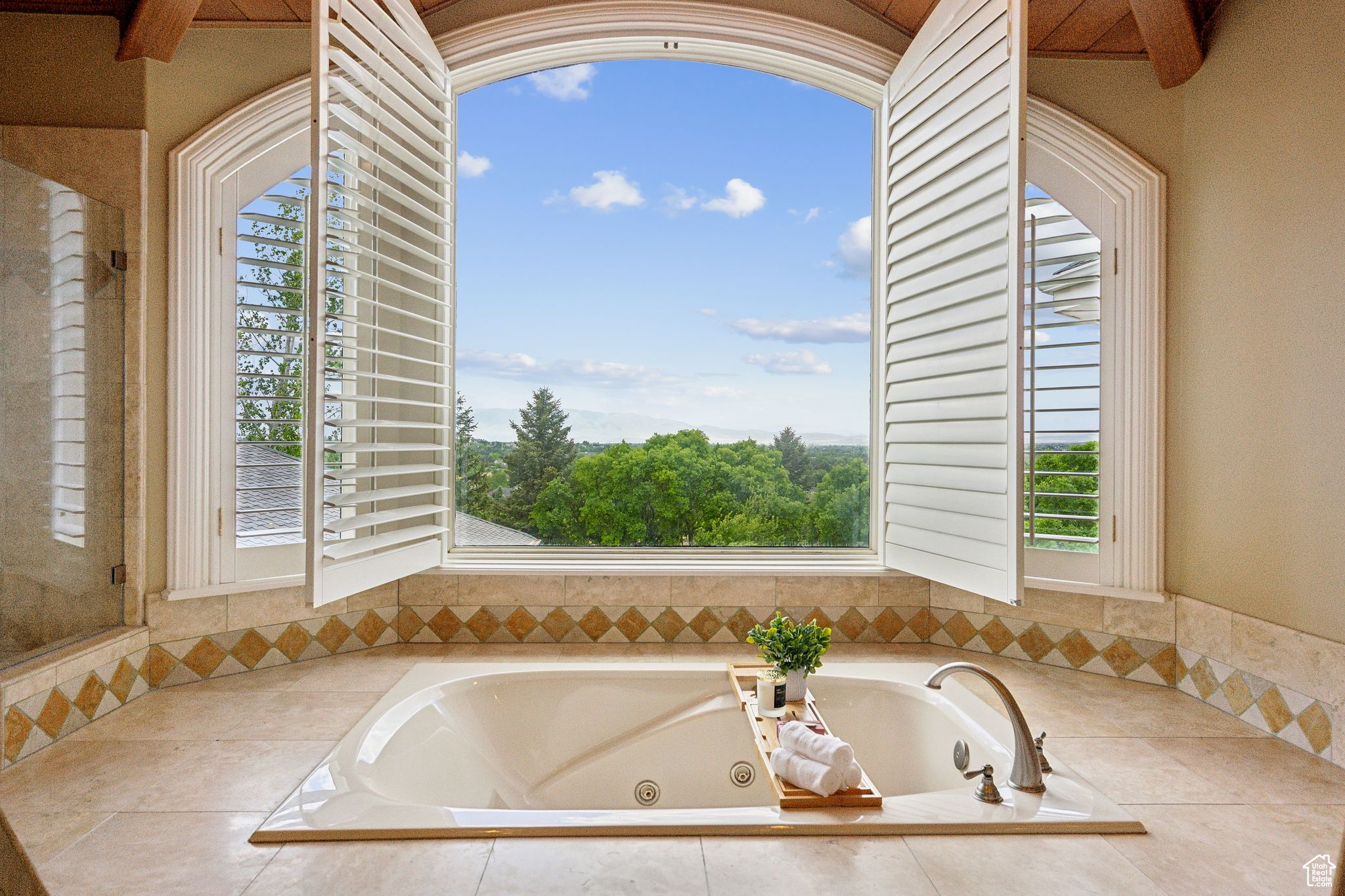 OAK KNOLL - Residential