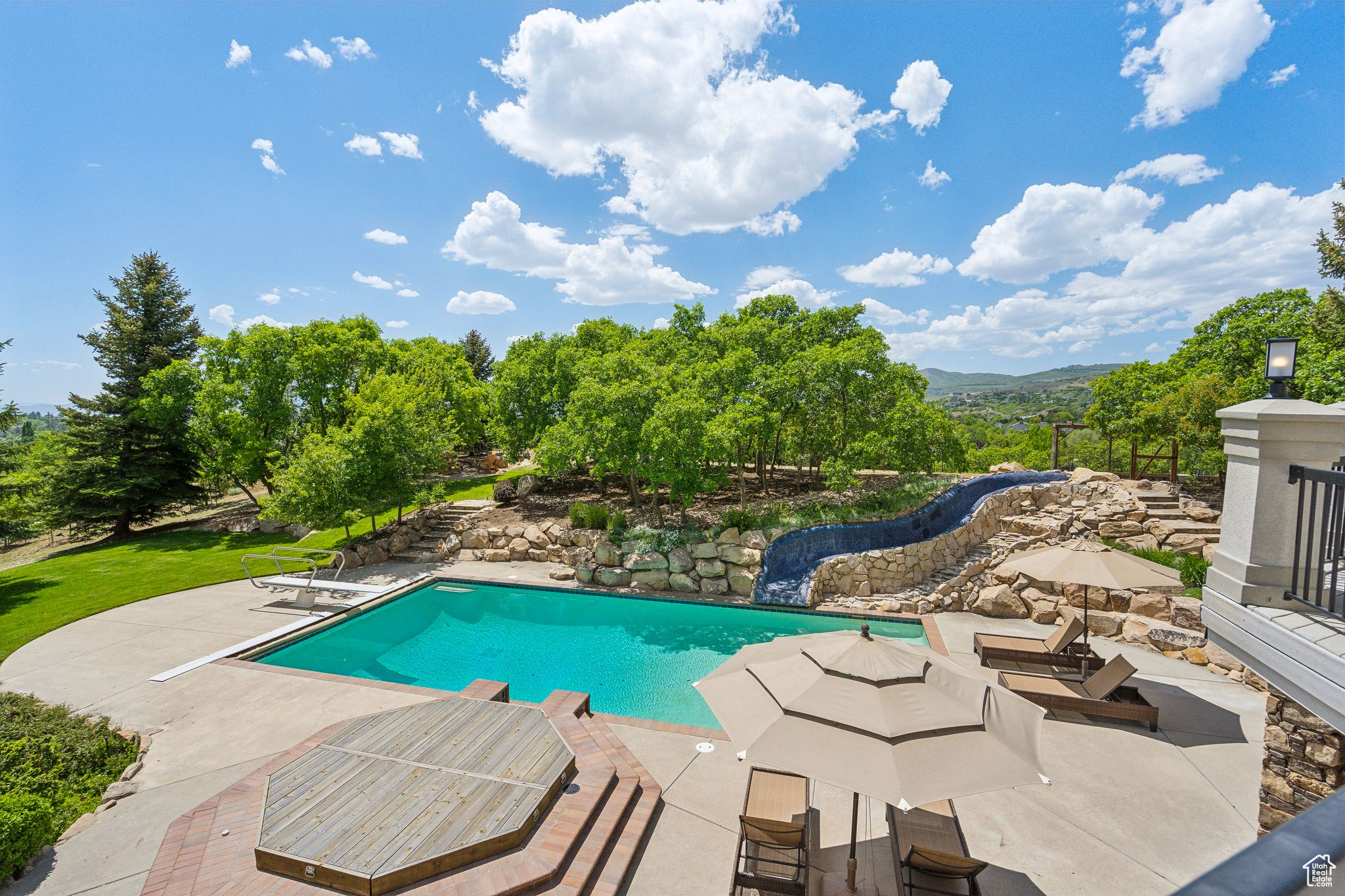 OAK KNOLL - Residential