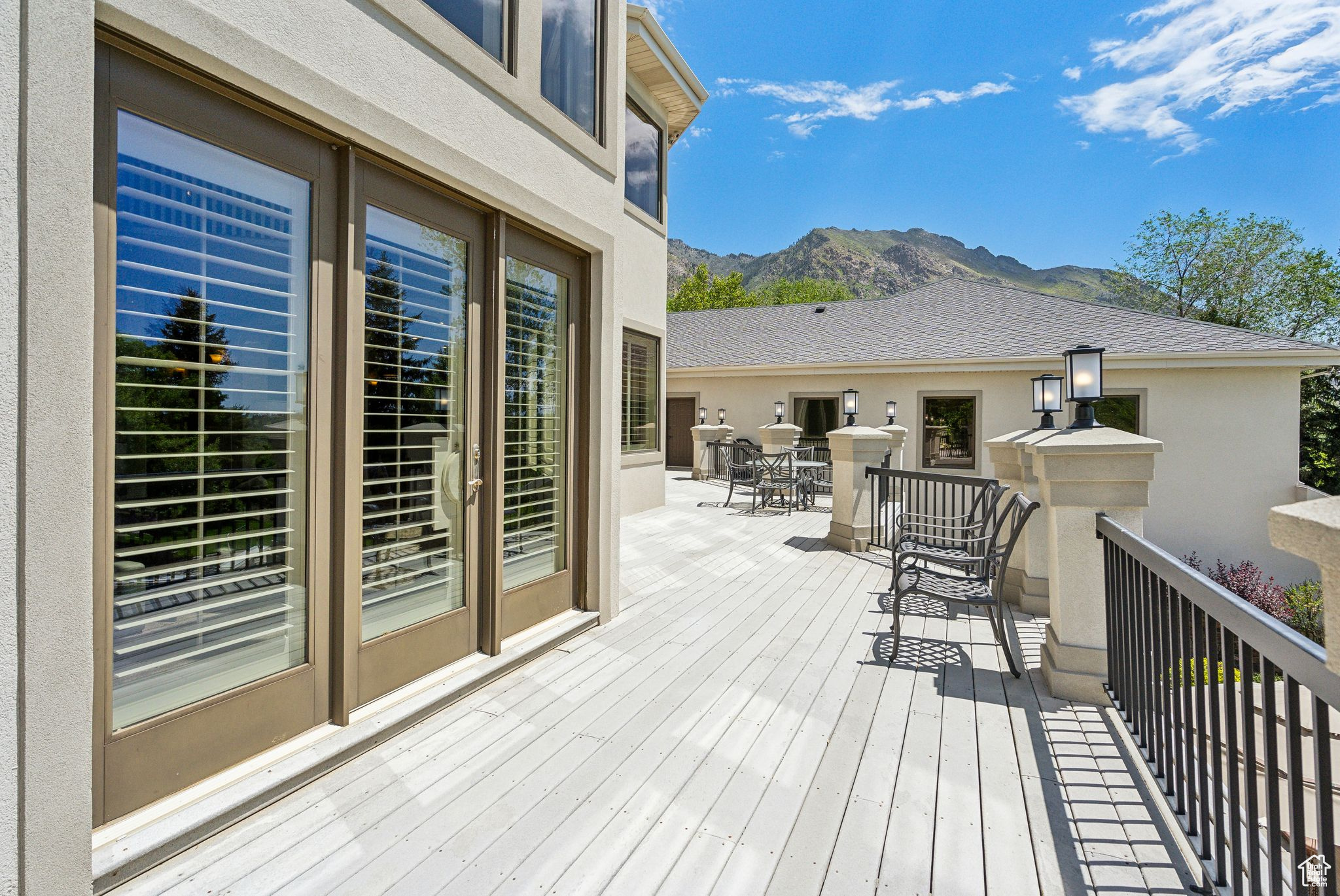 OAK KNOLL - Residential