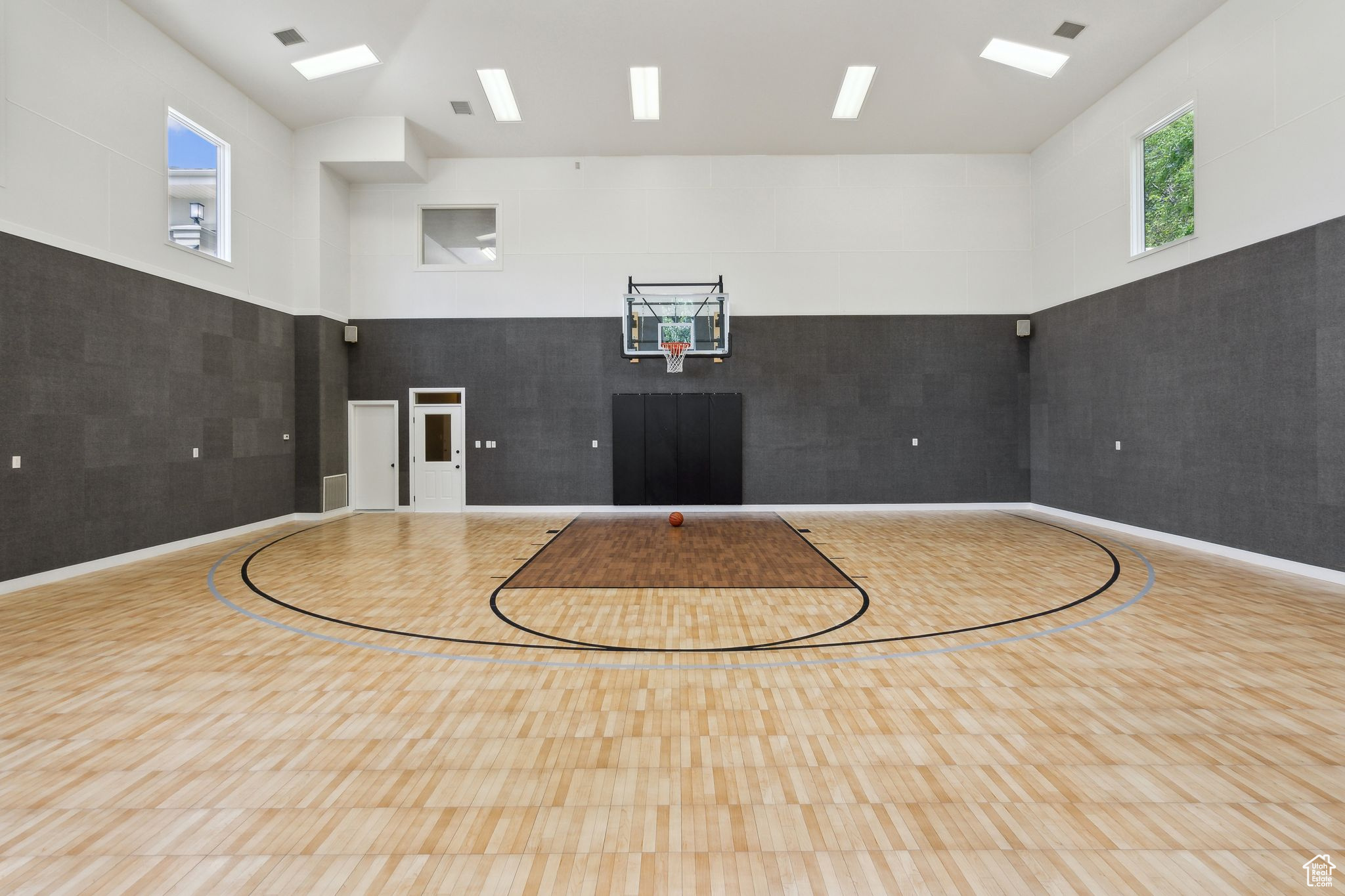 OAK KNOLL - Residential