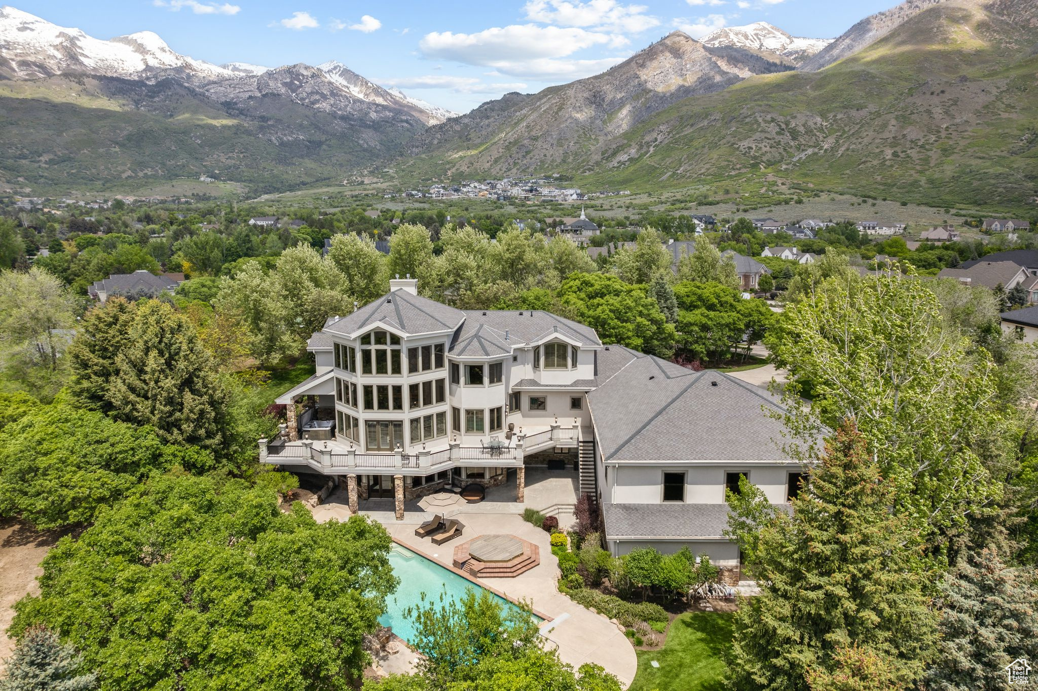 OAK KNOLL - Residential