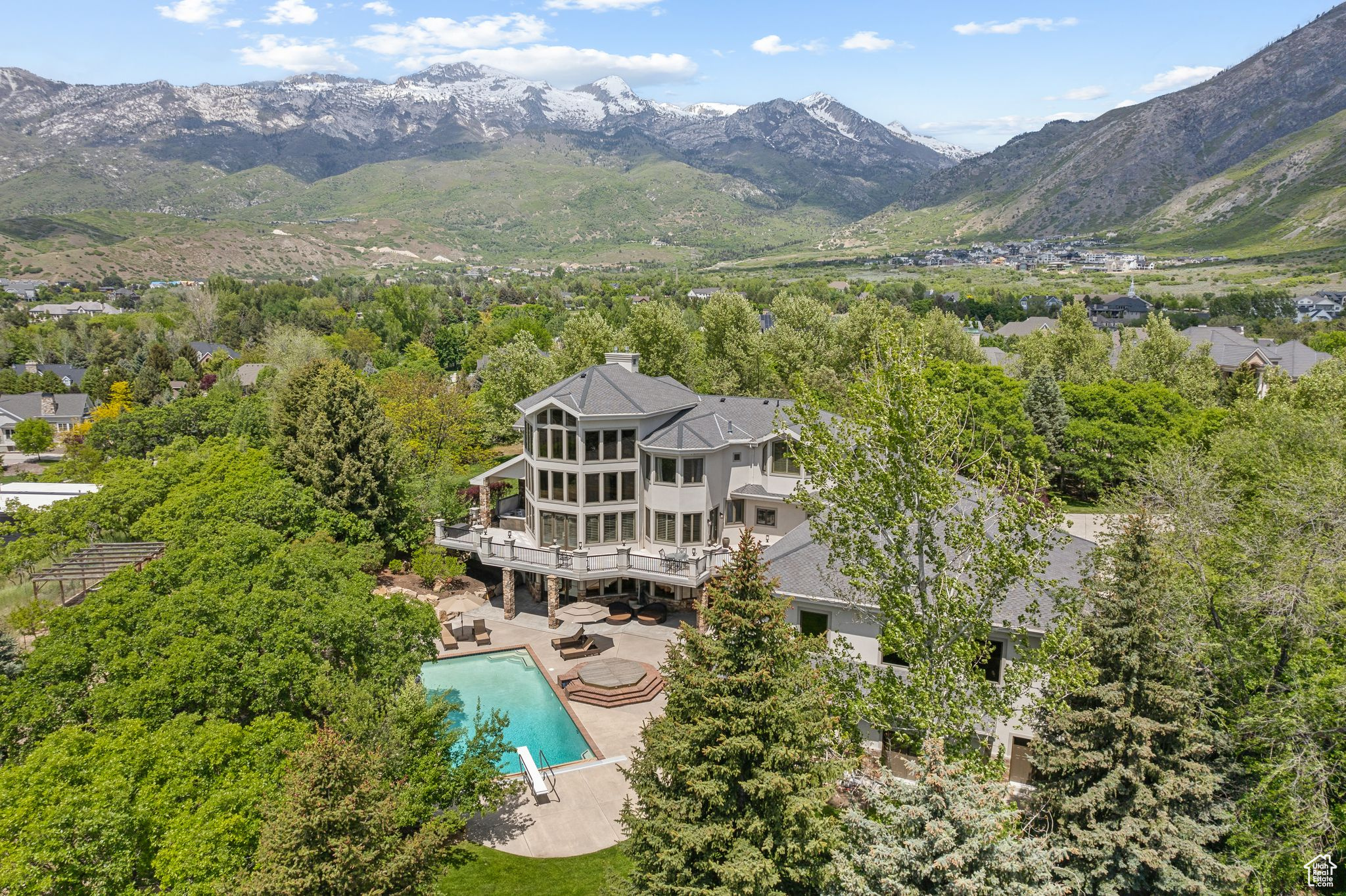 OAK KNOLL - Residential