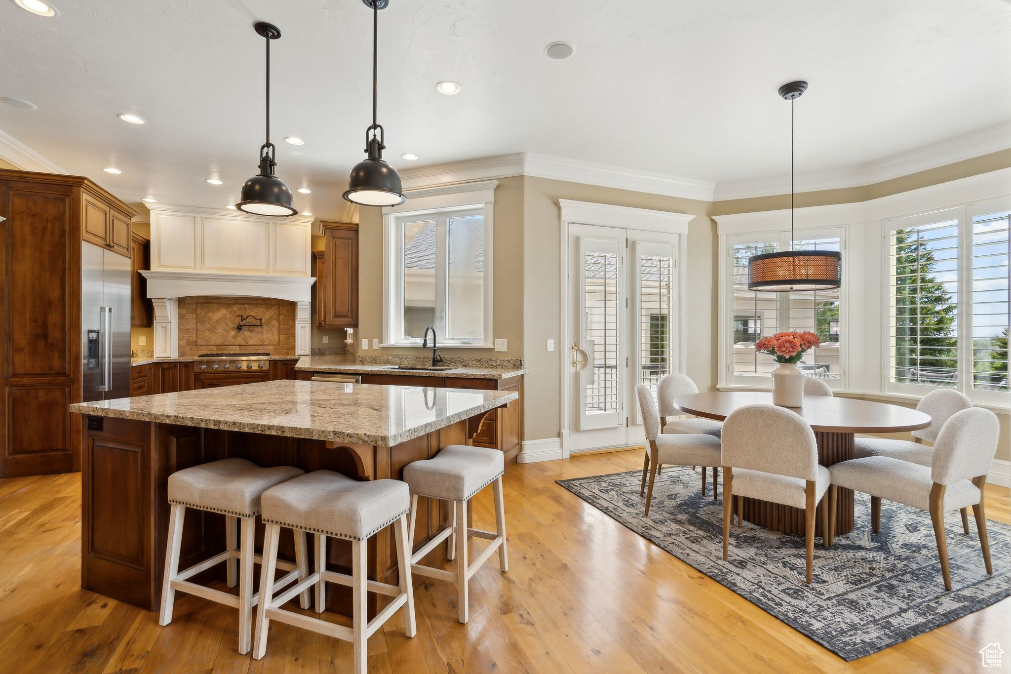 OAK KNOLL - Residential