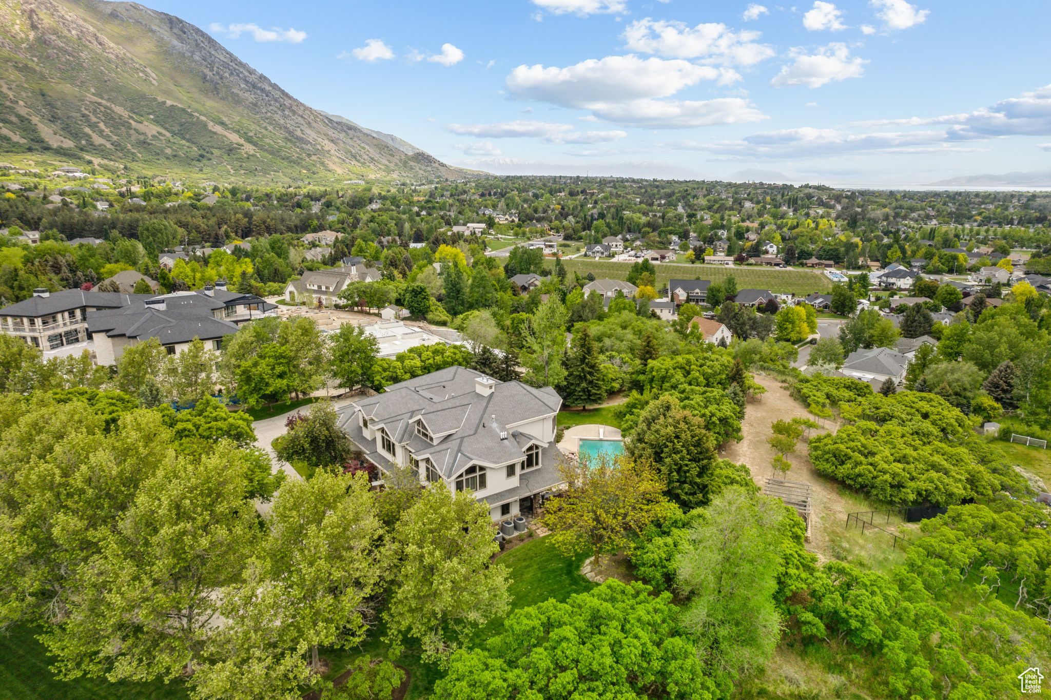 OAK KNOLL - Residential