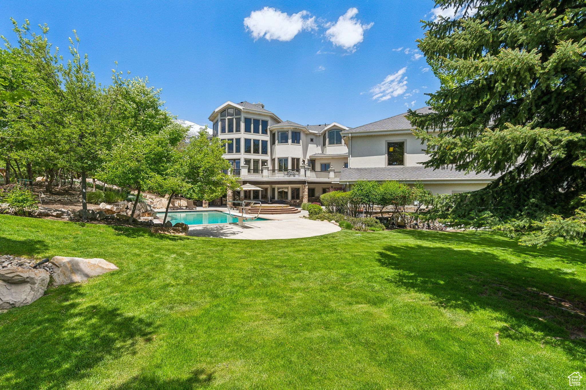 OAK KNOLL - Residential