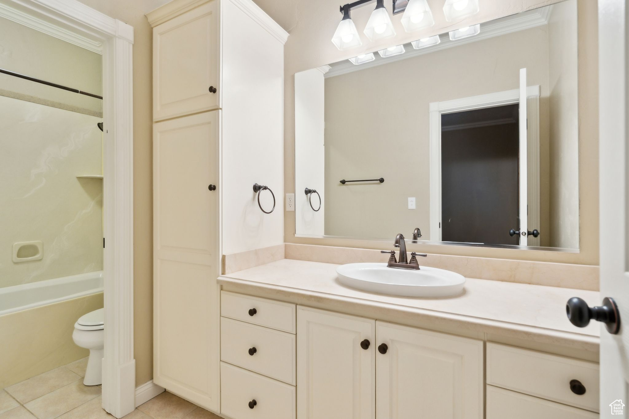 OAK KNOLL - Residential