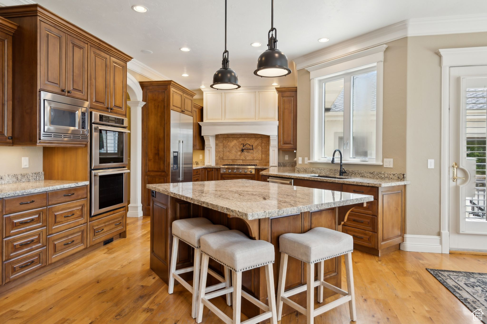 OAK KNOLL - Residential