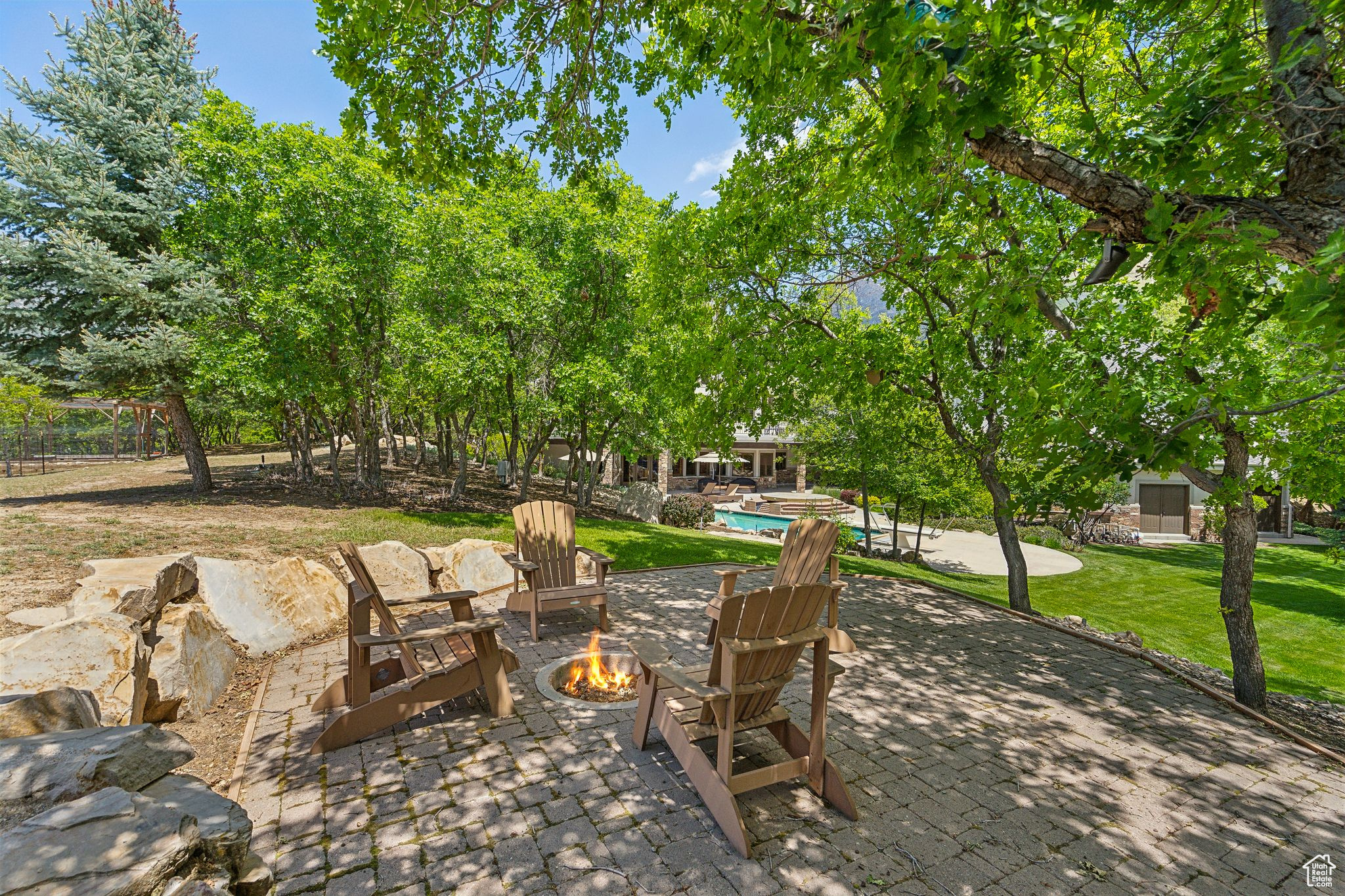 OAK KNOLL - Residential