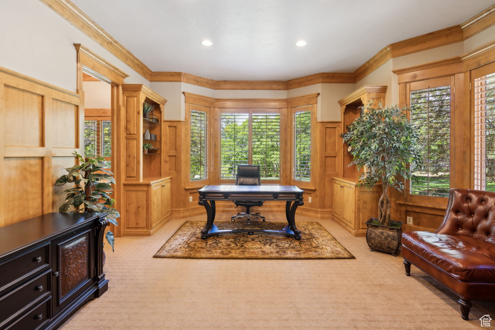 OAK KNOLL - Residential