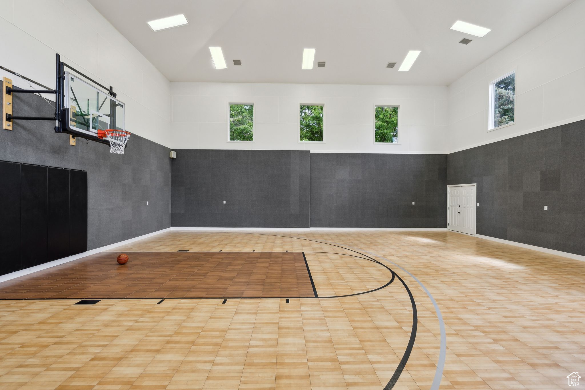 OAK KNOLL - Residential