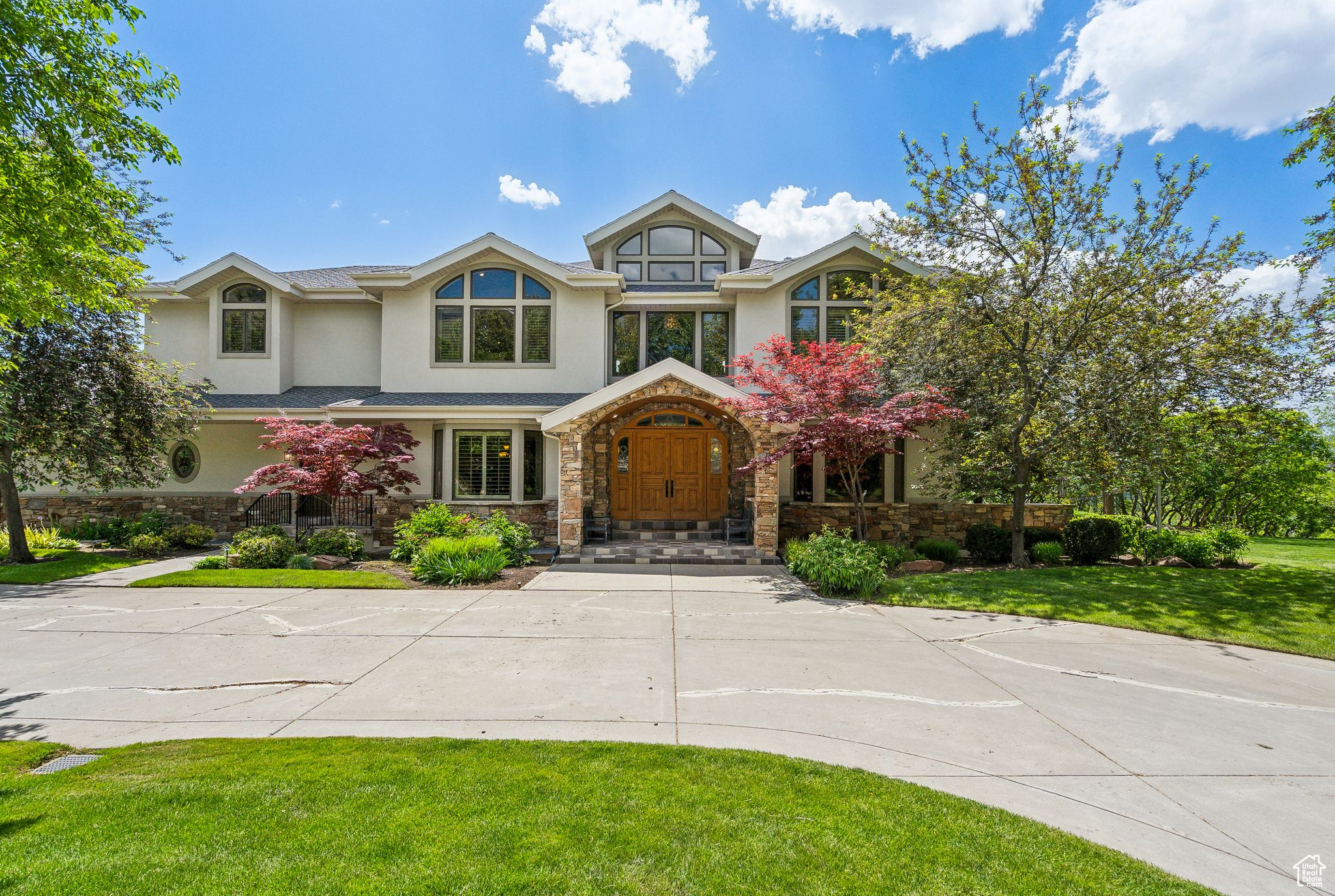 OAK KNOLL - Residential