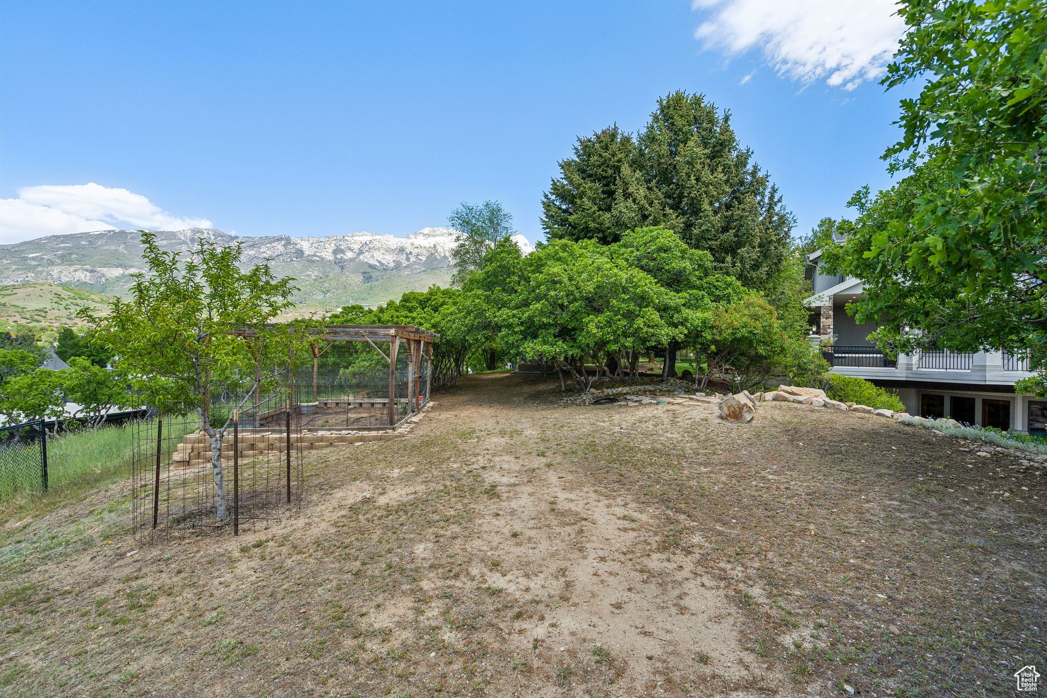 OAK KNOLL - Residential