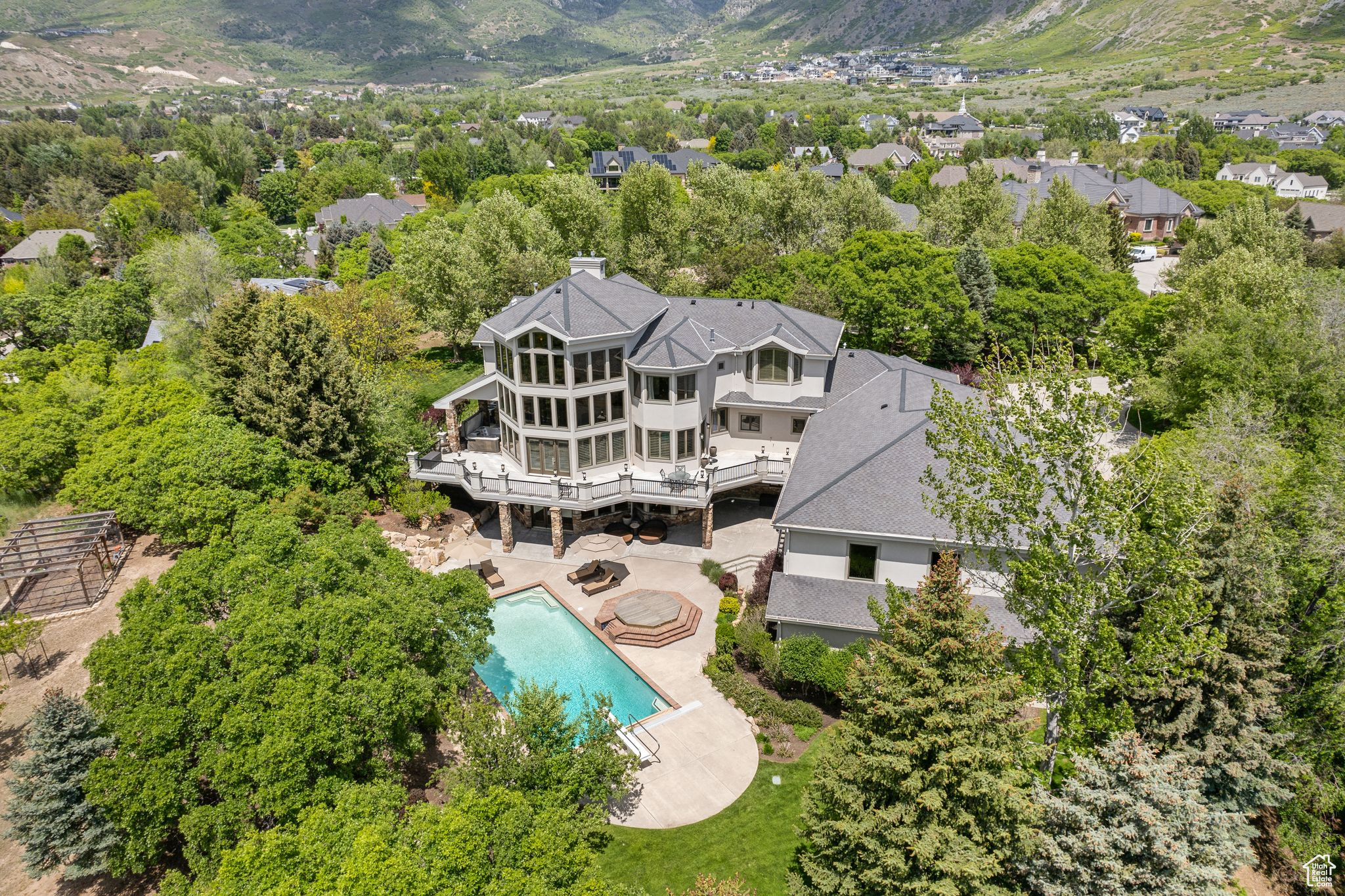 OAK KNOLL - Residential