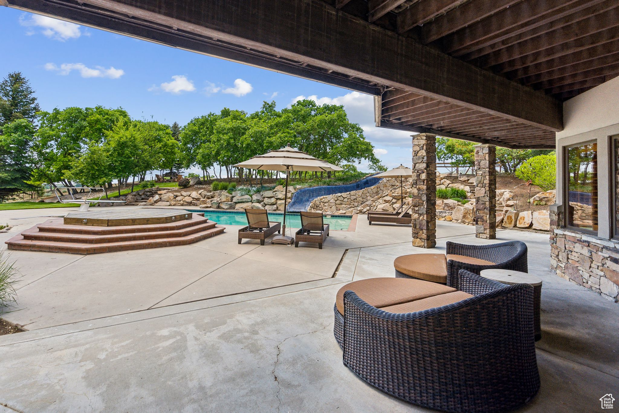 OAK KNOLL - Residential