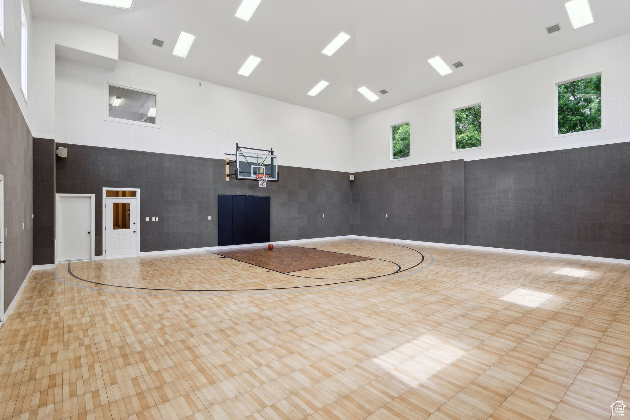 OAK KNOLL - Residential