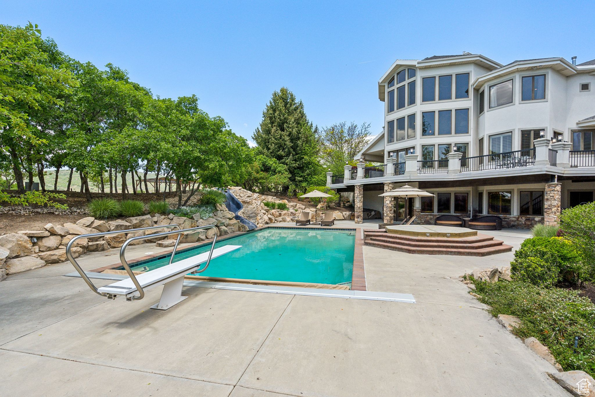 OAK KNOLL - Residential