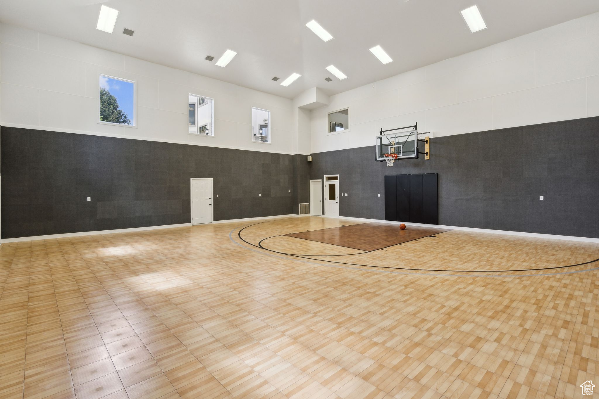 OAK KNOLL - Residential