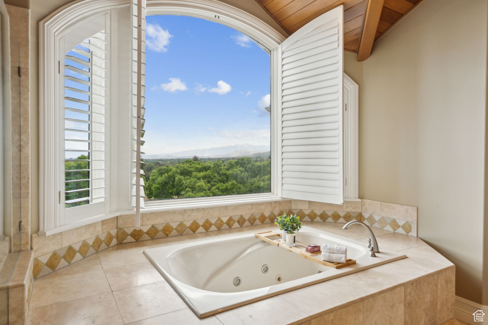 OAK KNOLL - Residential