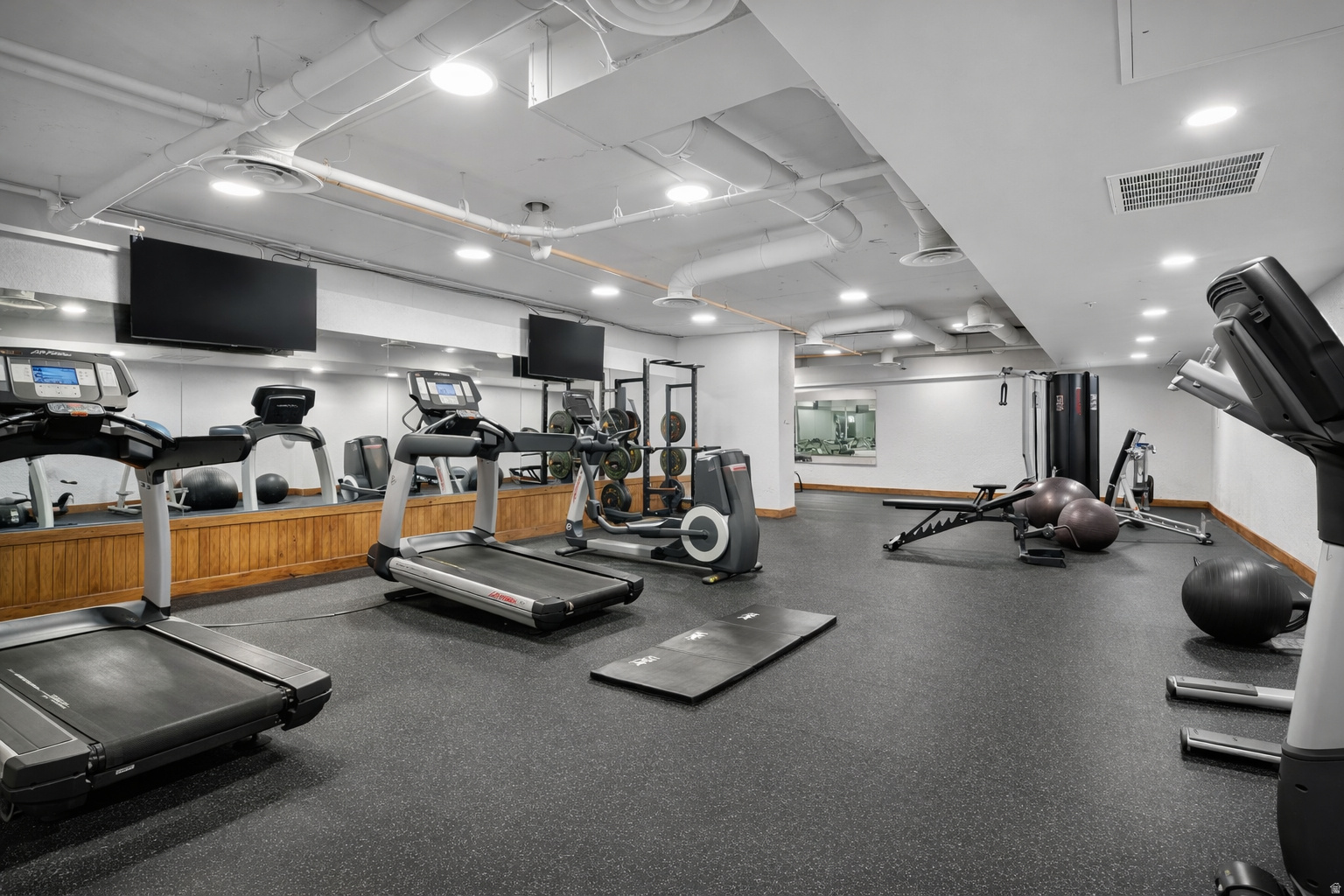 SILVERADO LODGE CONDOMINIUM - Residential