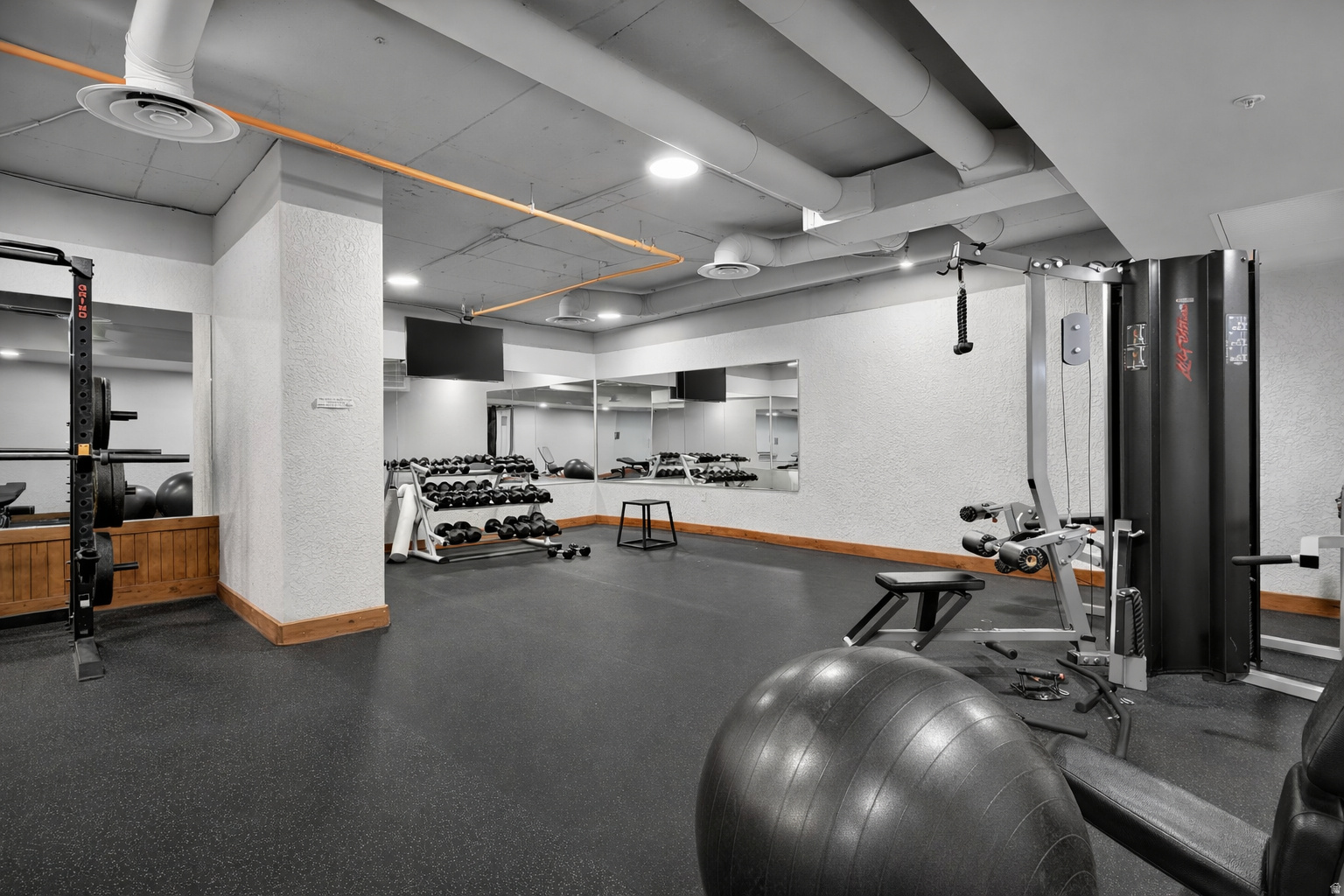 SILVERADO LODGE CONDOMINIUM - Residential