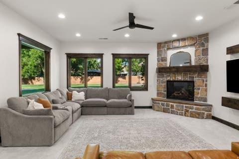 Tiny photo for 749 S 990 W, Hurricane, UT 84737 (MLS # 2176553)