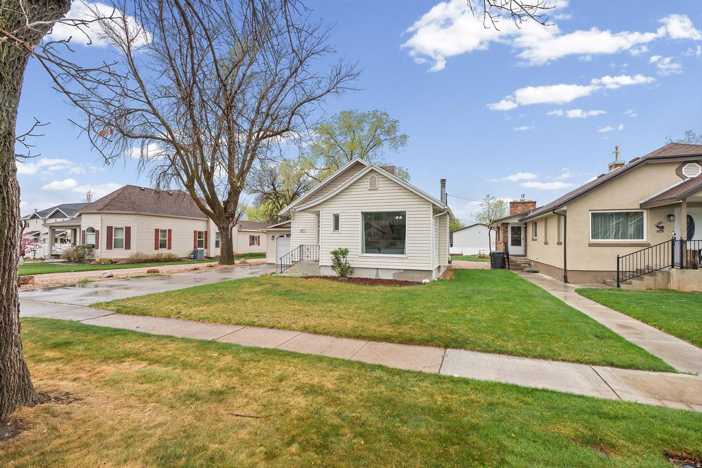 Photo of 457 N MAIN ST, Nephi, UT 84648 (MLS # 2148008)