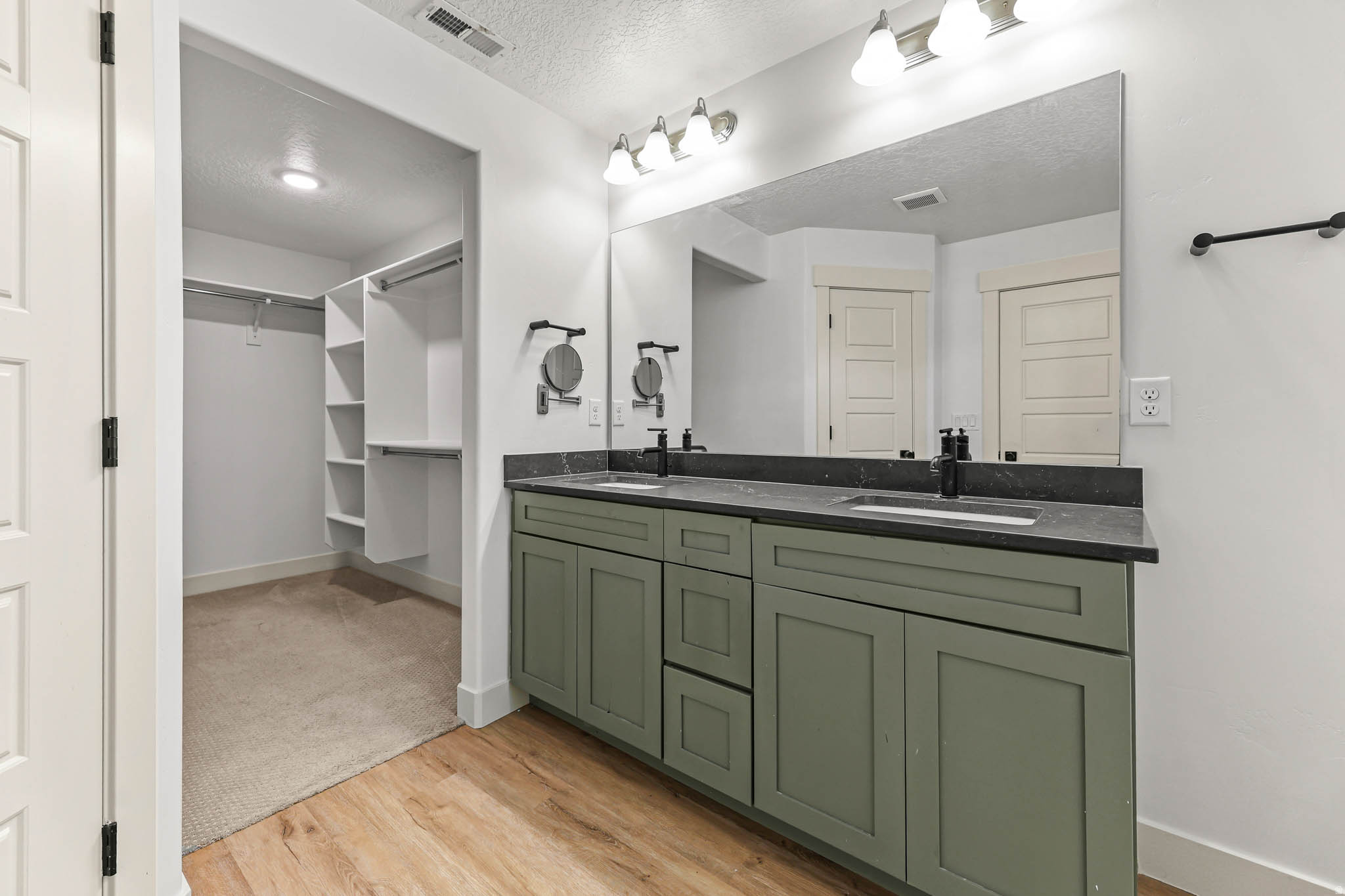 QUAILHILL - Residential