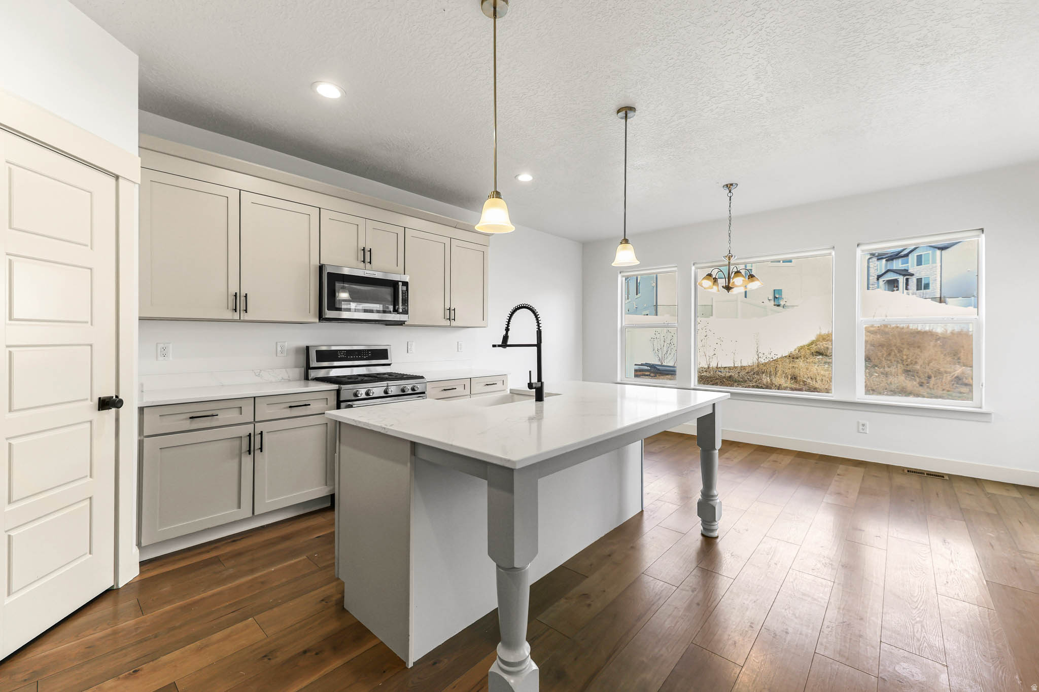 QUAILHILL - Residential