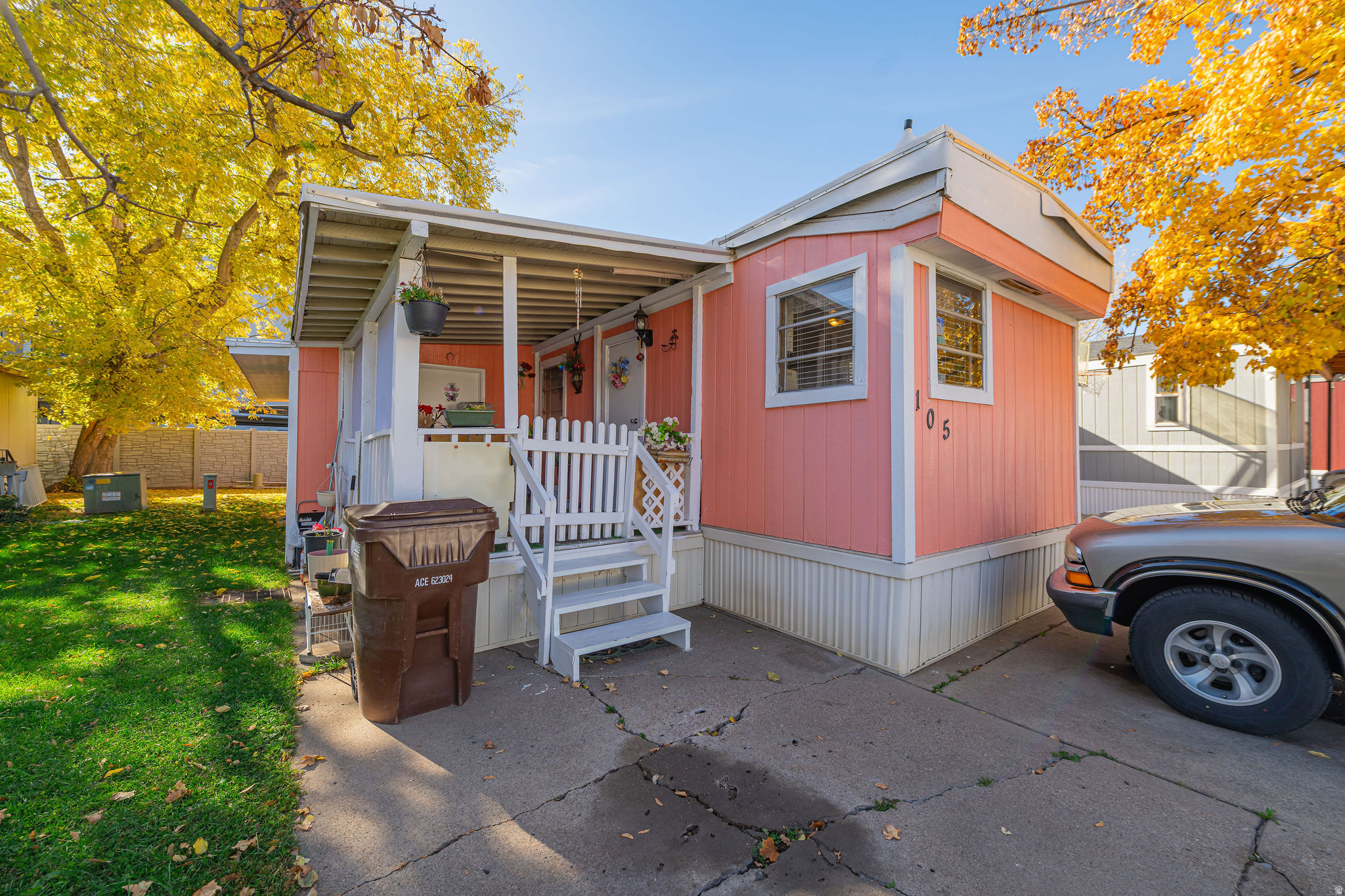 HIDDEN GLEN MOBILE ESTATES - Residential